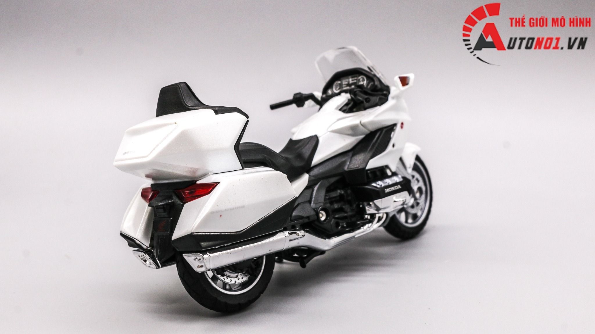  Mô hình xe Honda Goldwing white 2020 1:18 Welly 7867 