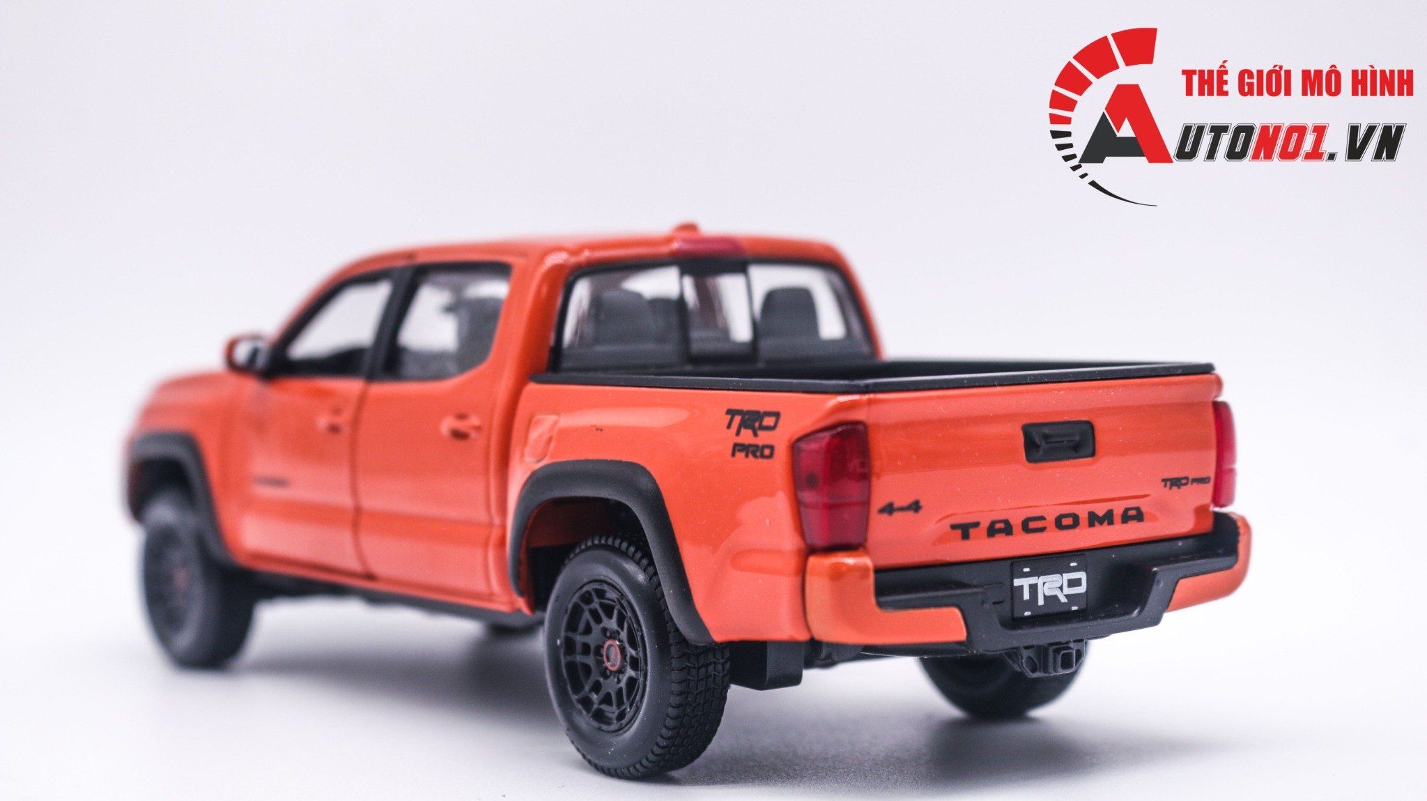  Mô hình xe Toyota Tacoma TRD Pro 2023 tỉ lệ 1:27 Maisto 32910 OT343 