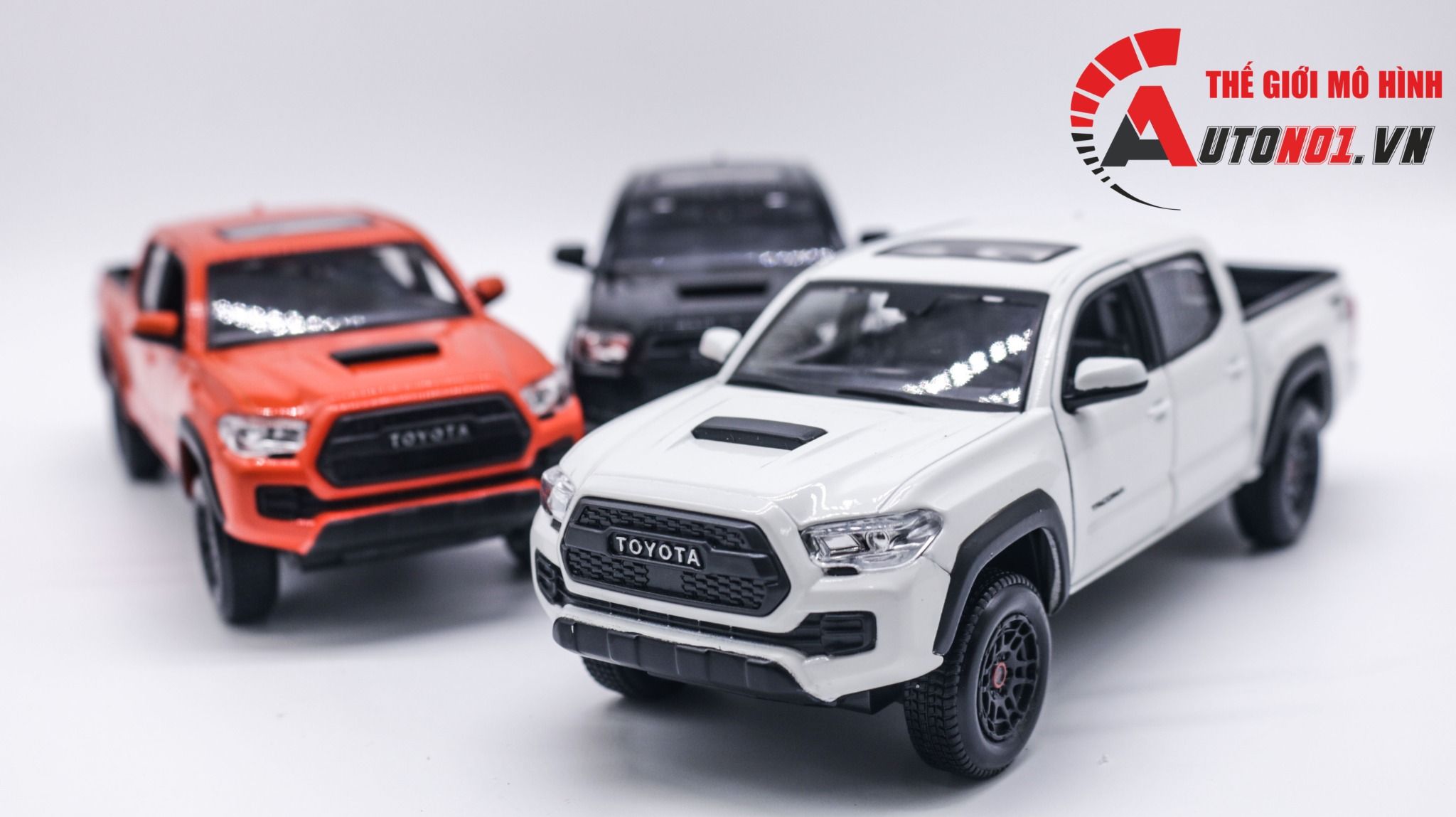  Mô hình xe Toyota Tacoma TRD Pro 2023 tỉ lệ 1:27 Maisto 32910 OT343 