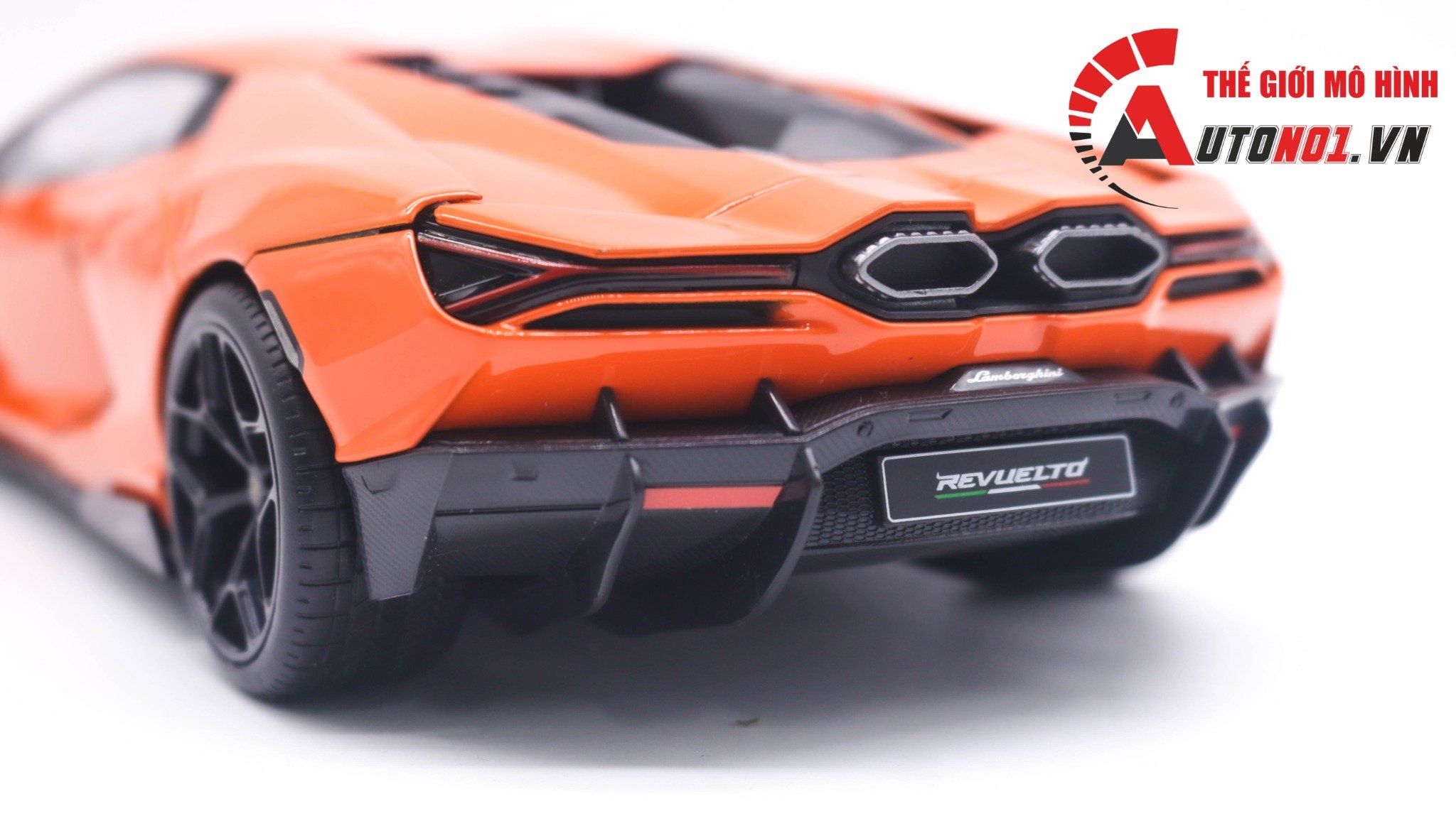  Mô hình xe Lamborghini Revuelto Hybrid year 2023 orange 1:18 Maisto OT342 