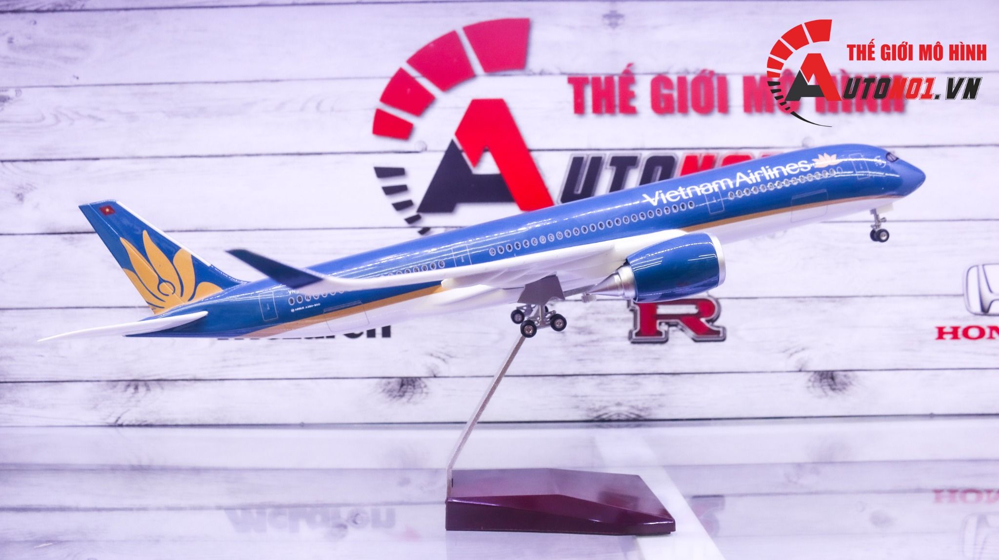  Mô hình máy bay Vietnam Airlines VN-A886 Airbus A350-900 47cm 1:140 có đèn led tự động theo tiếng vỗ tay hoặc chạm MB47010 