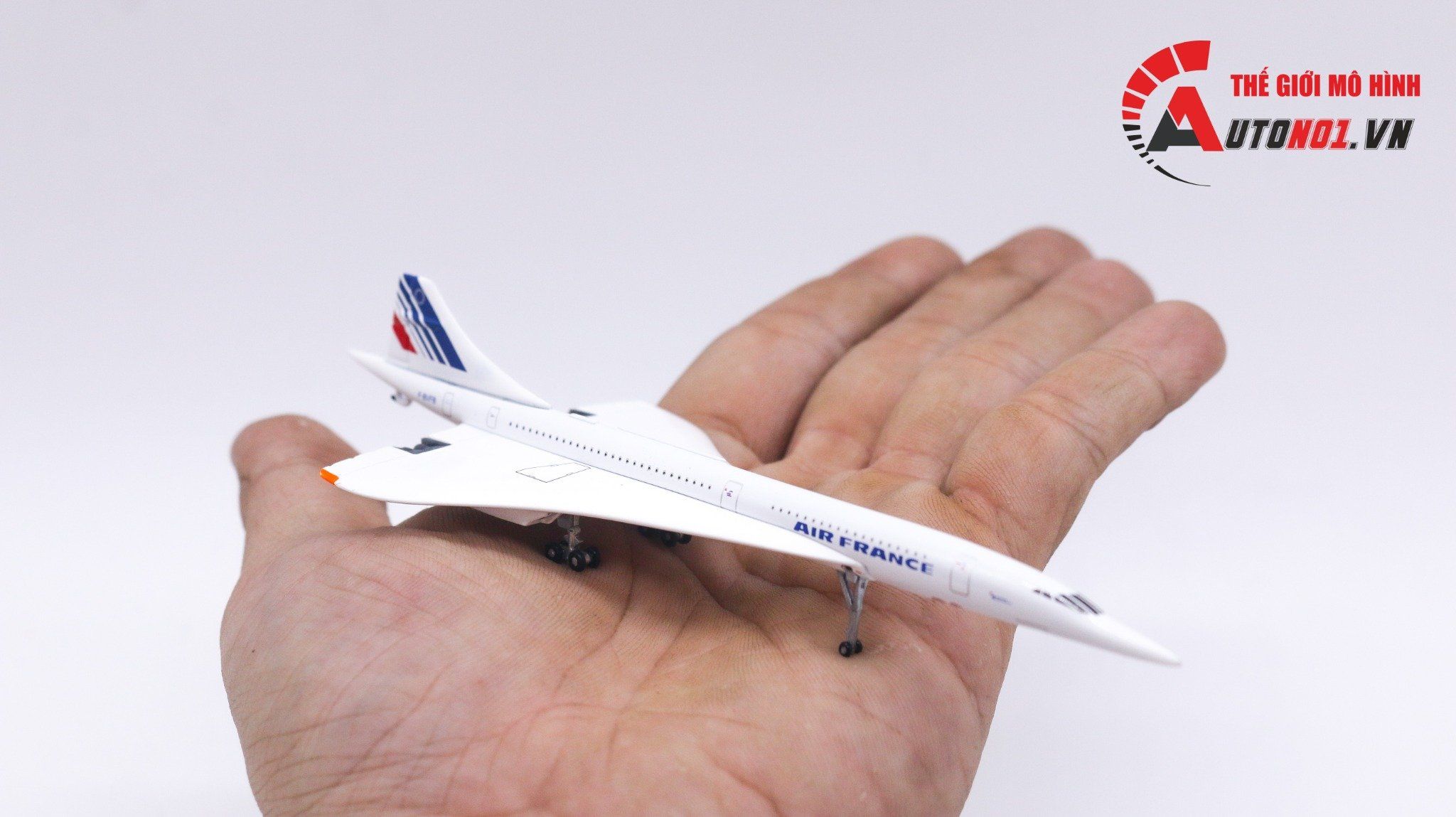  Mô hình máy bay phản lực siêu thanh Concorde Air France 4590 Pháp có bánh xe tỉ lệ 1:400 MB16161 