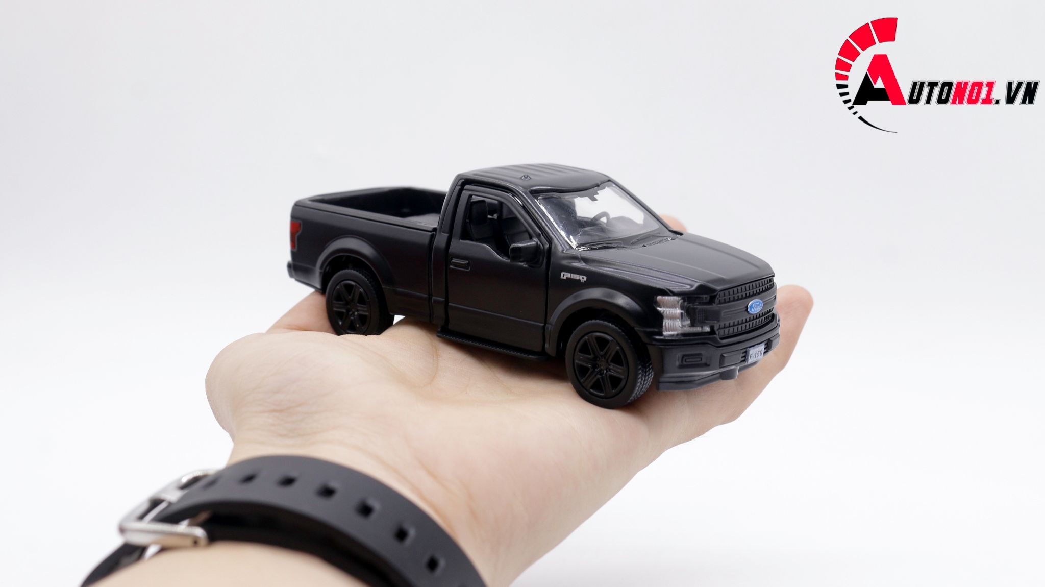  Mô hình xe Ford F-150 Black 1:36 Scale Model 7590 