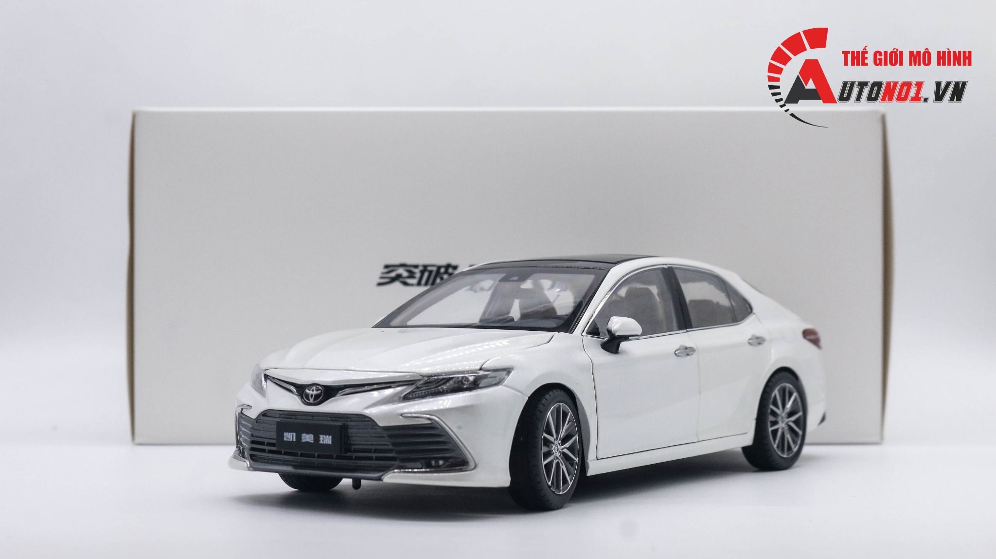 Mô Hình Xe Toyota Camry Sport 124 Màu Trắng