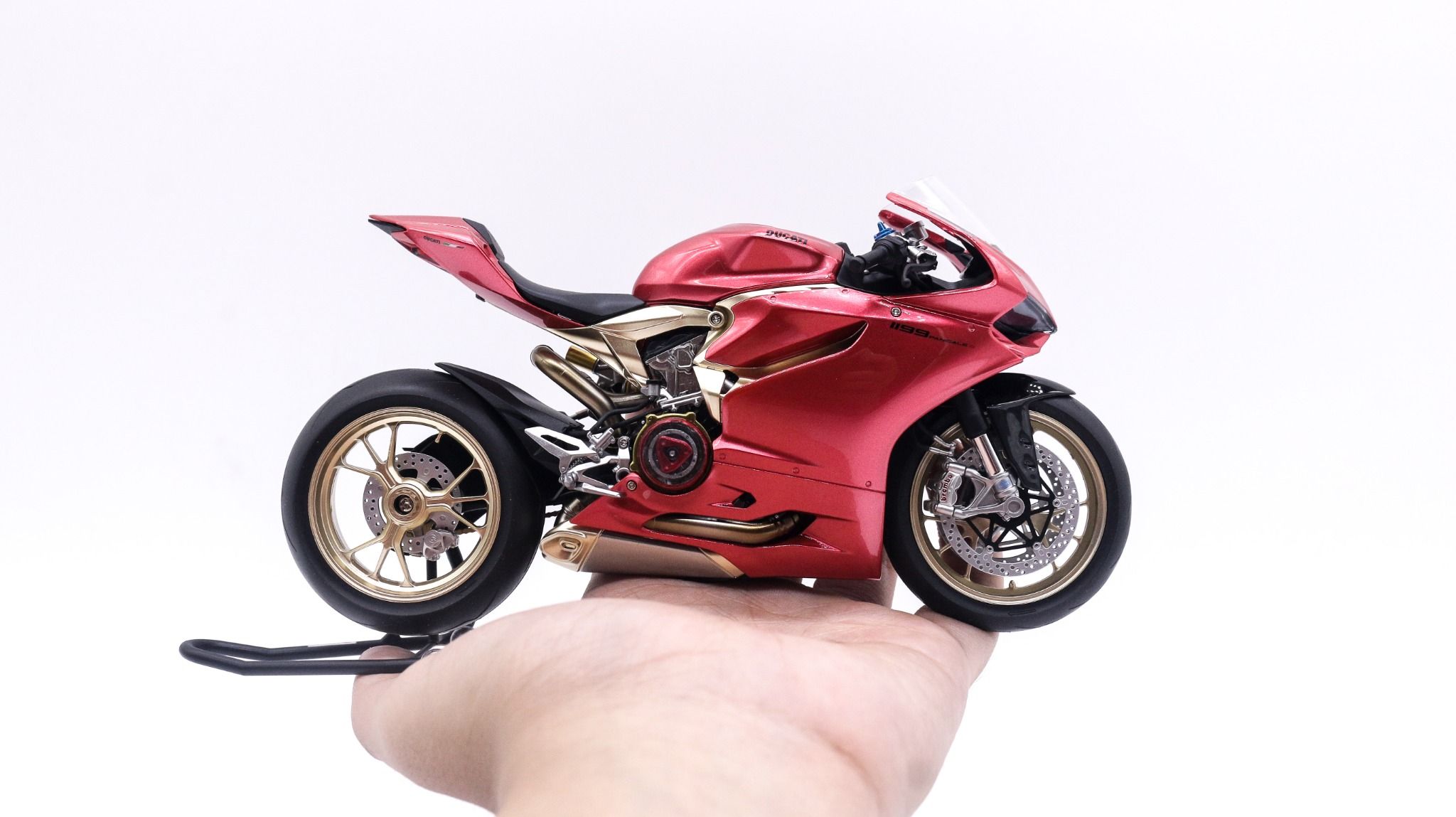  Mô hình xe cao cấp Ducati 1199 Iron Man Version độ nồi 1 1:12 Tamiya D227N 
