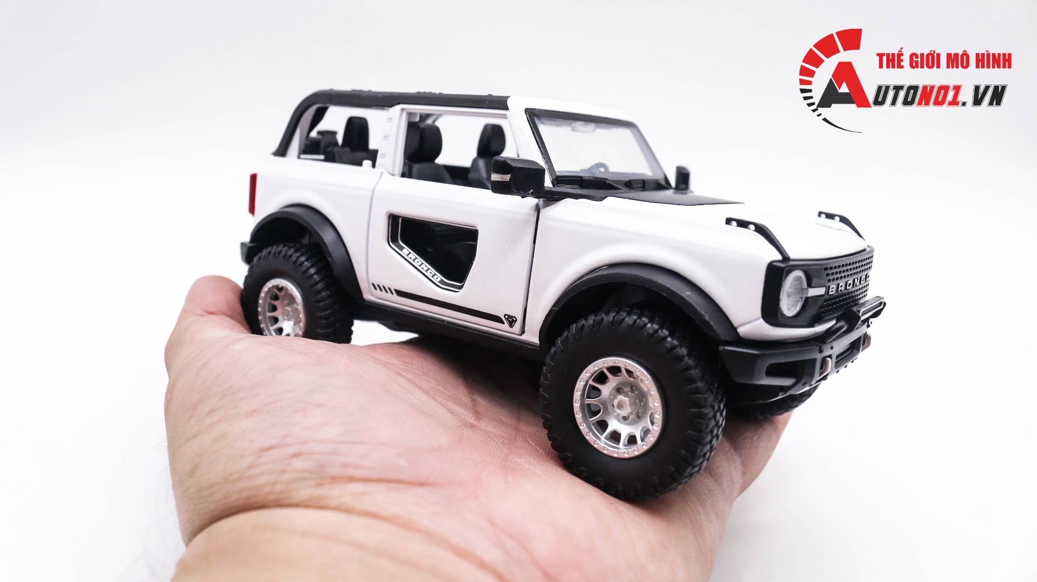  Mô hình xe Ford Bronco 1:32 Diecast Metal 8020 