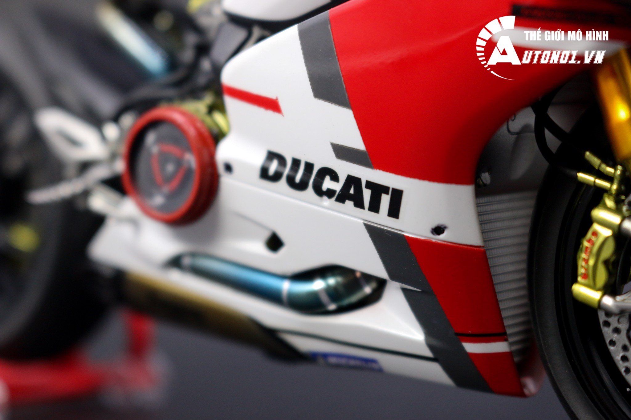  Mô hình xe cao cấp Ducati 1199 Corse 1:12 Tamiya D102 
