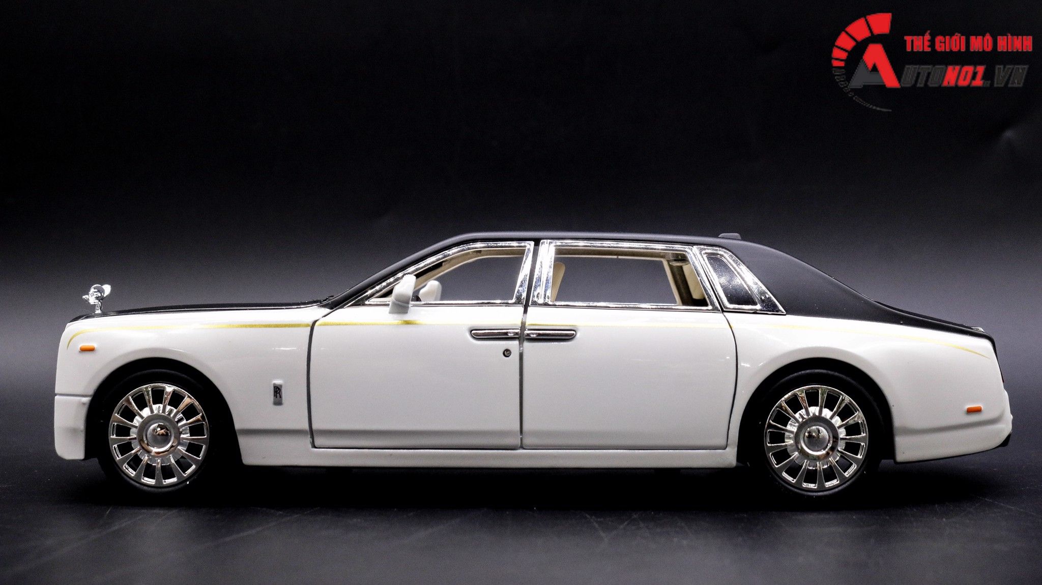  Mô hình xe Rolls Royce Phantom Trần Xe Bầu Trời Sao full open 1:24 Chezhi OT408 