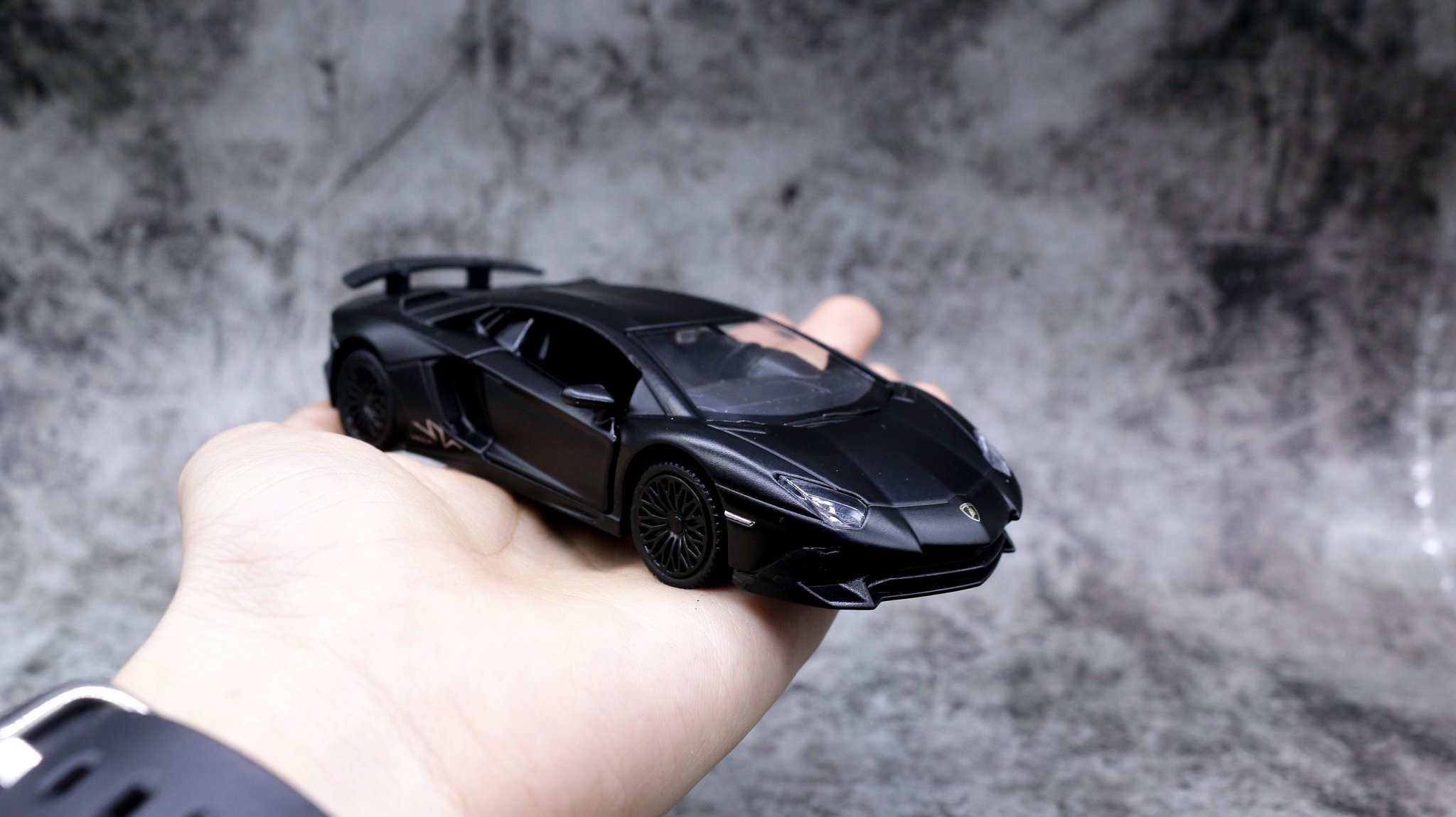  Mô hình xe Lamborghini Aventador Lp750-4 Sv Coupe Black 1:36 Scale Model 7591 
