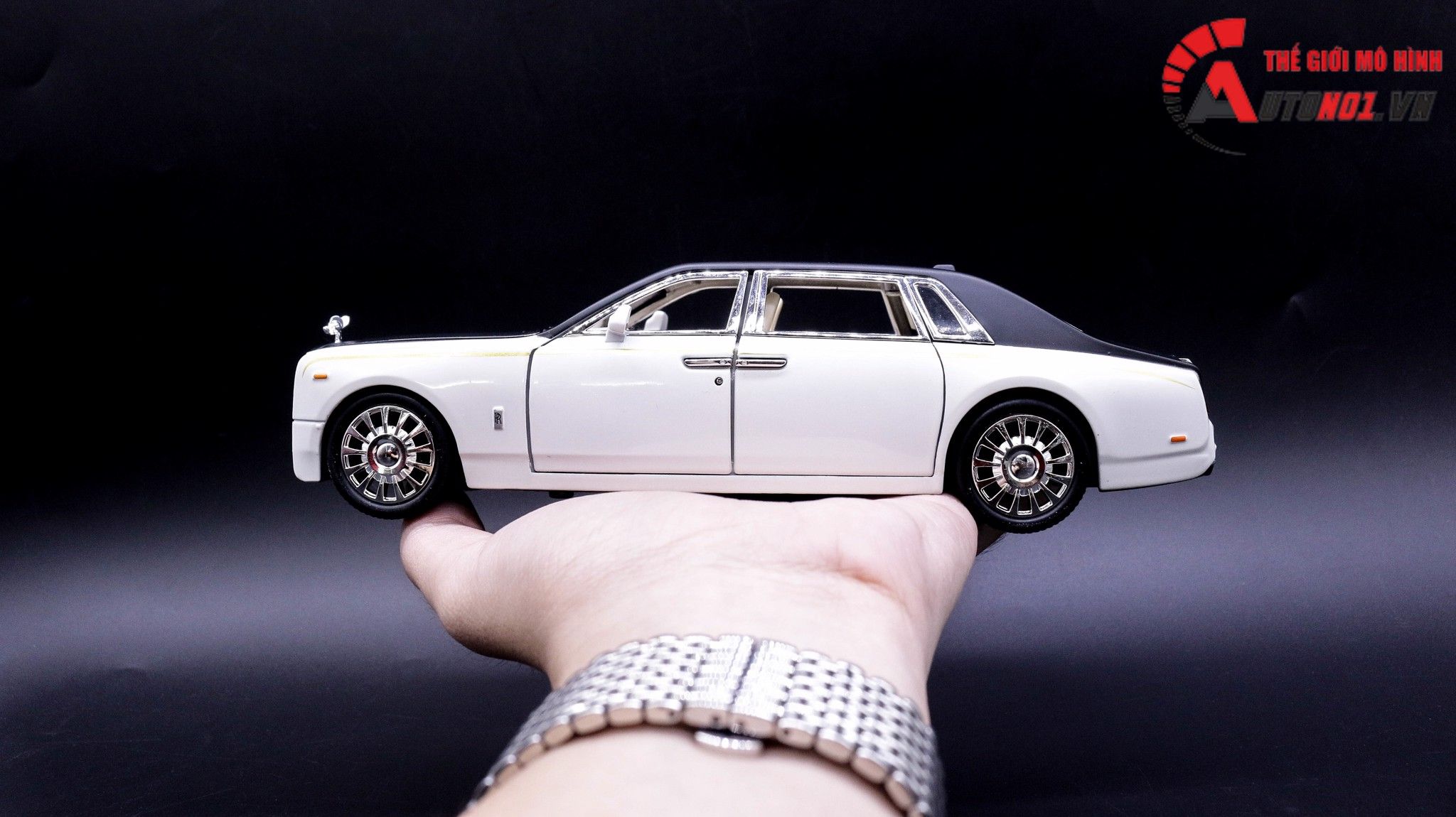  Mô hình xe Rolls Royce Phantom Trần Xe Bầu Trời Sao full open 1:24 Chezhi 7320 