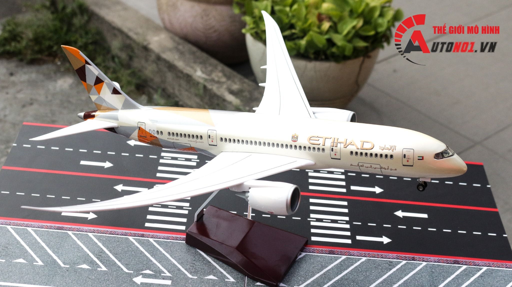  Mô hình máy bay Jason Tutu Etihad Boeing B787 Ả Rập 47cm 1:160 có đèn led tự động theo tiếng vỗ tay hoặc chạm MB47020 