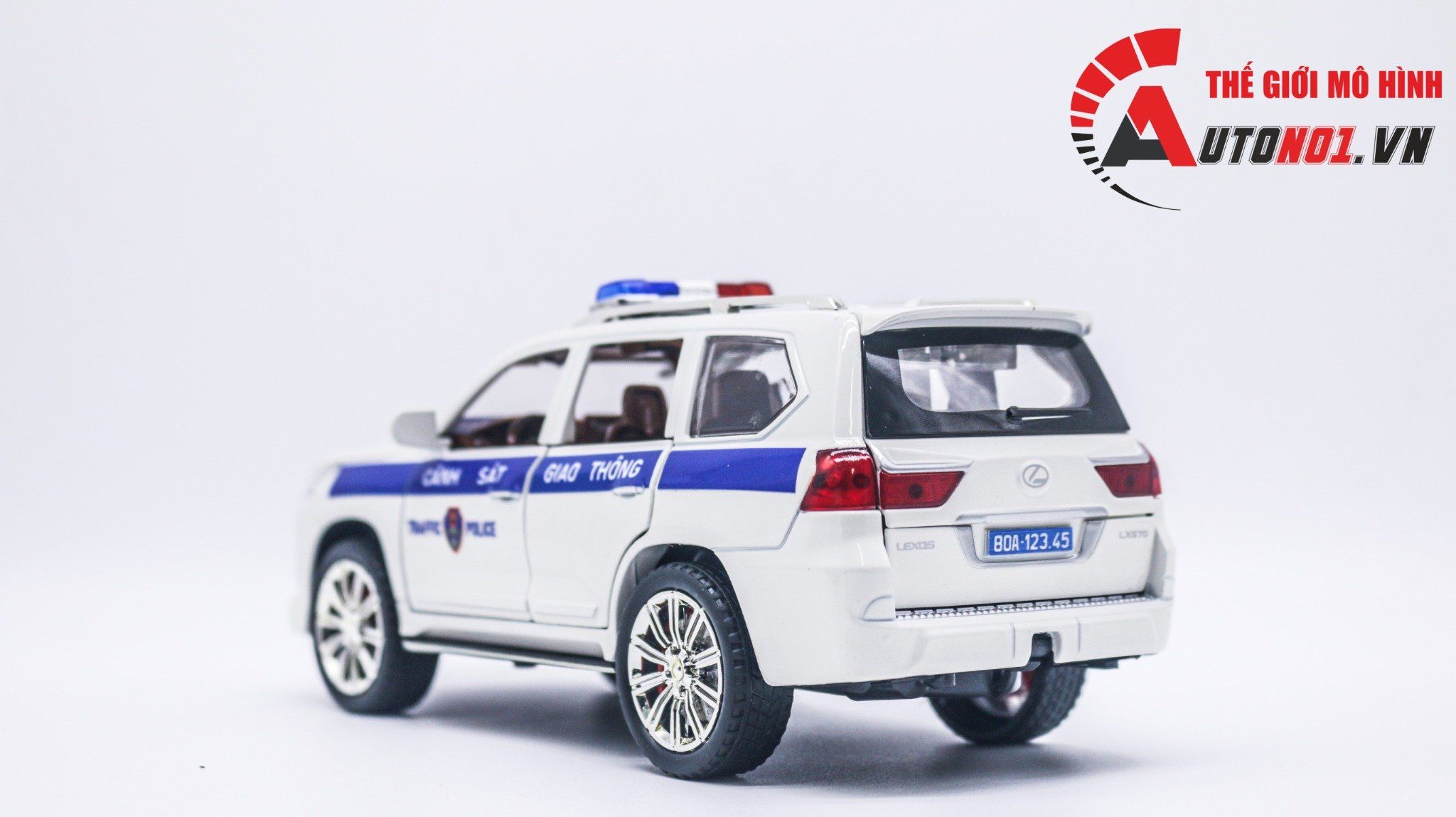  Mô hình xe ô tô độ CSGT Lexus LX570 full open tỉ lệ 1:24 Chezhi Autono1 OT384 