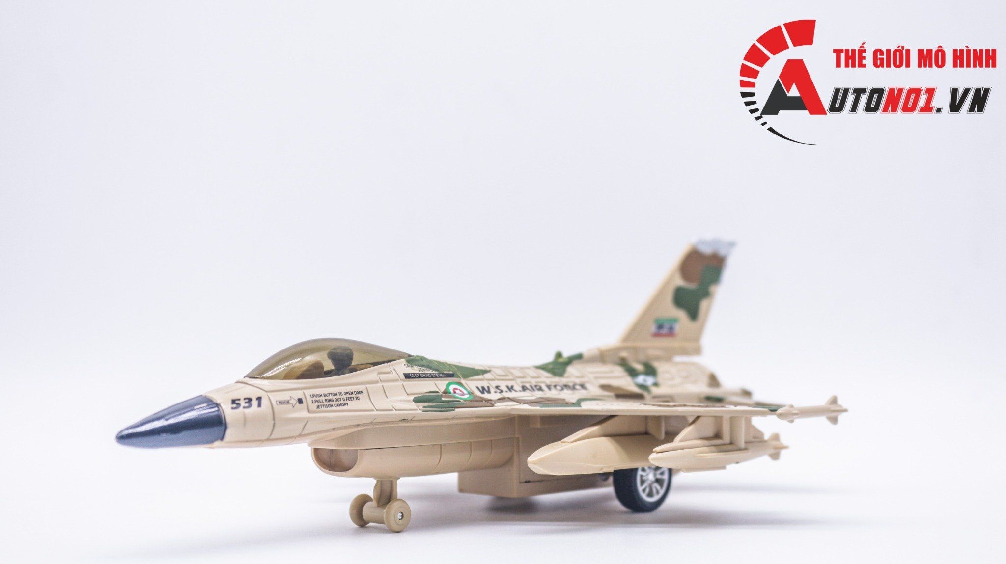  Mô hình máy bay tiêm kích F-16 camo có âm thanh và phun sương MB22017 
