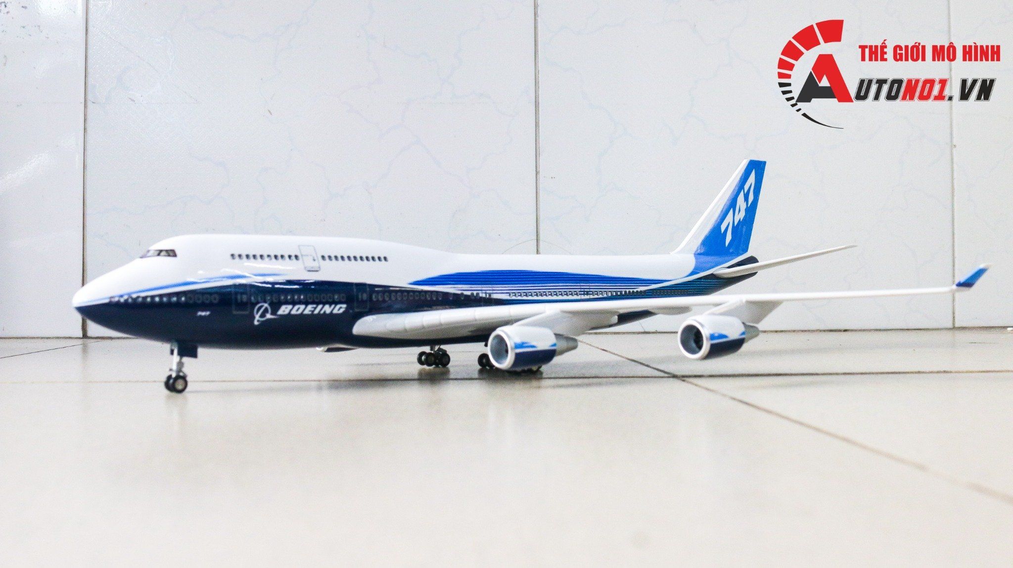  Mô hình máy bay Usa Intercontinental Livery Boeing B747-8 47cm 1:150 có đèn led tự động theo tiếng vỗ tay hoặc chạm MB47021 