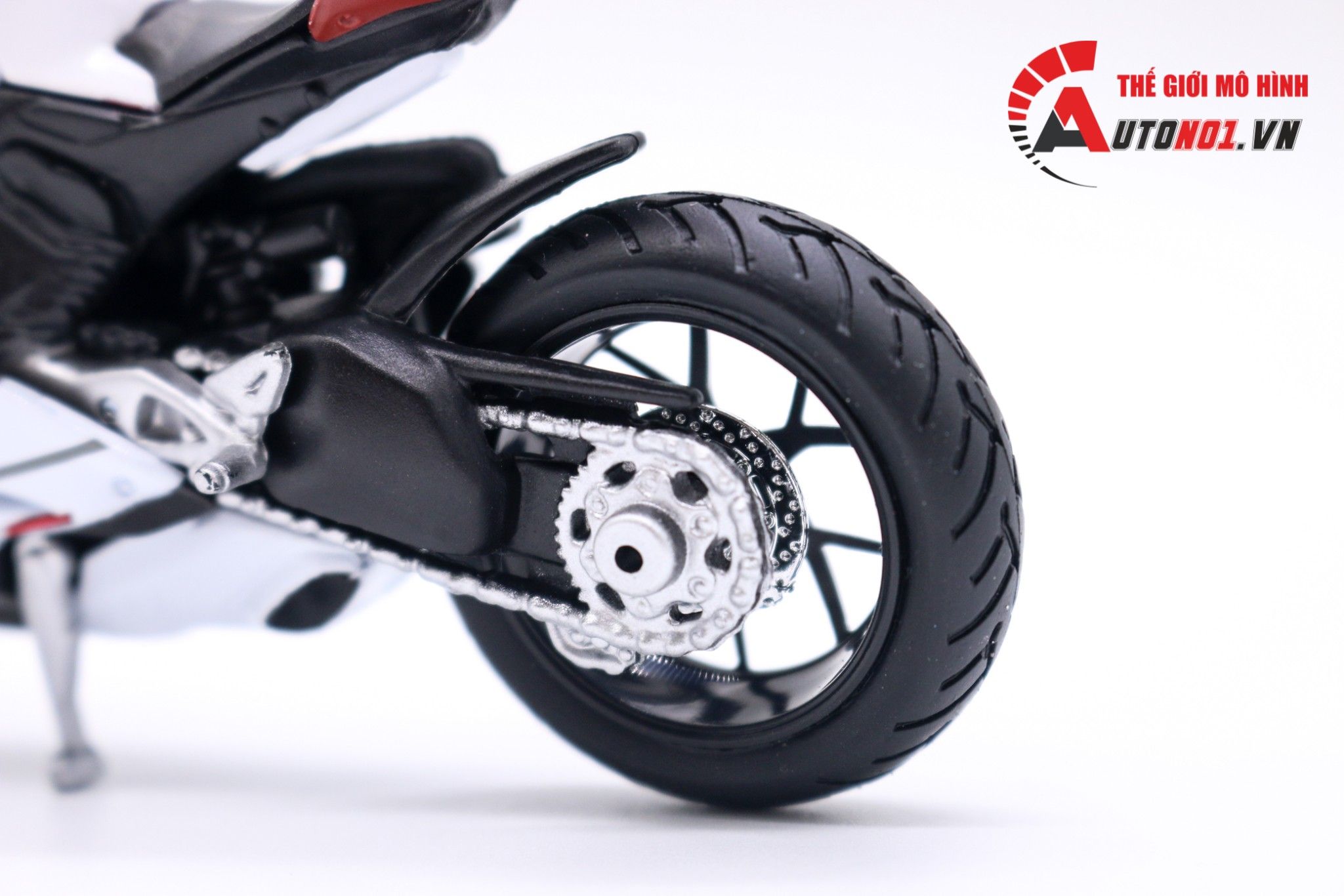  Mô hình xe Ducati Panigale V4S corse red 1:18 Maisto 6819 