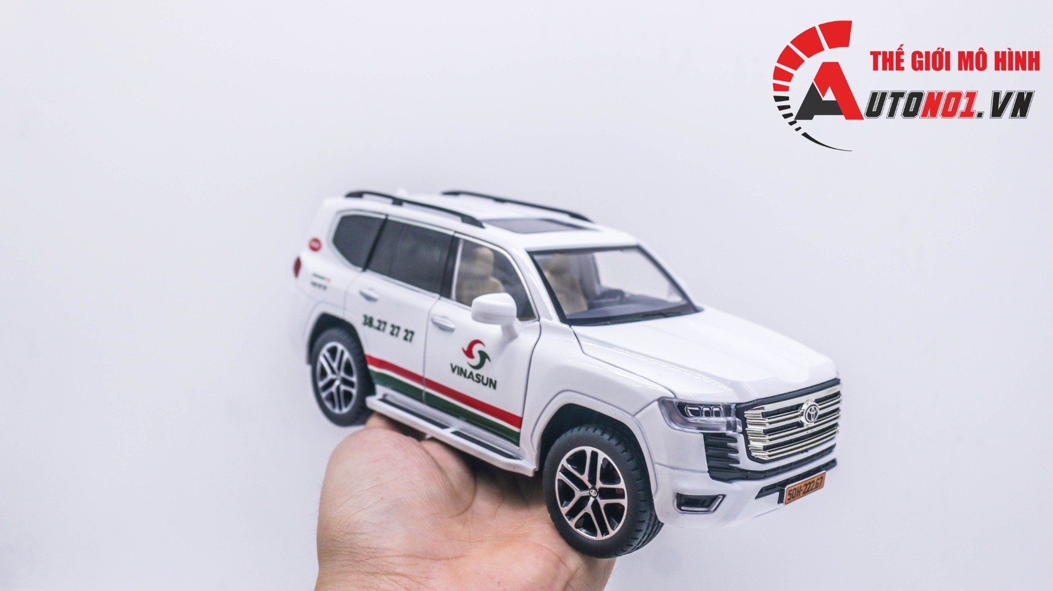  Mô hình xe độ dịch vụ taxi Vinasun Toyota Land Cruiser LC300 2022 full open - full kính - đánh lái được - có remote tỉ lệ 1:24 Henteng model Autono1 OT391 