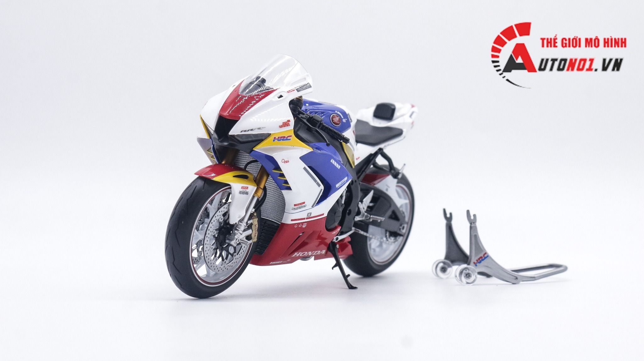  Mô hình xe Mô Tô Honda Cbr 1000rr Custom Gundam 1:12 Tamiya D097b 