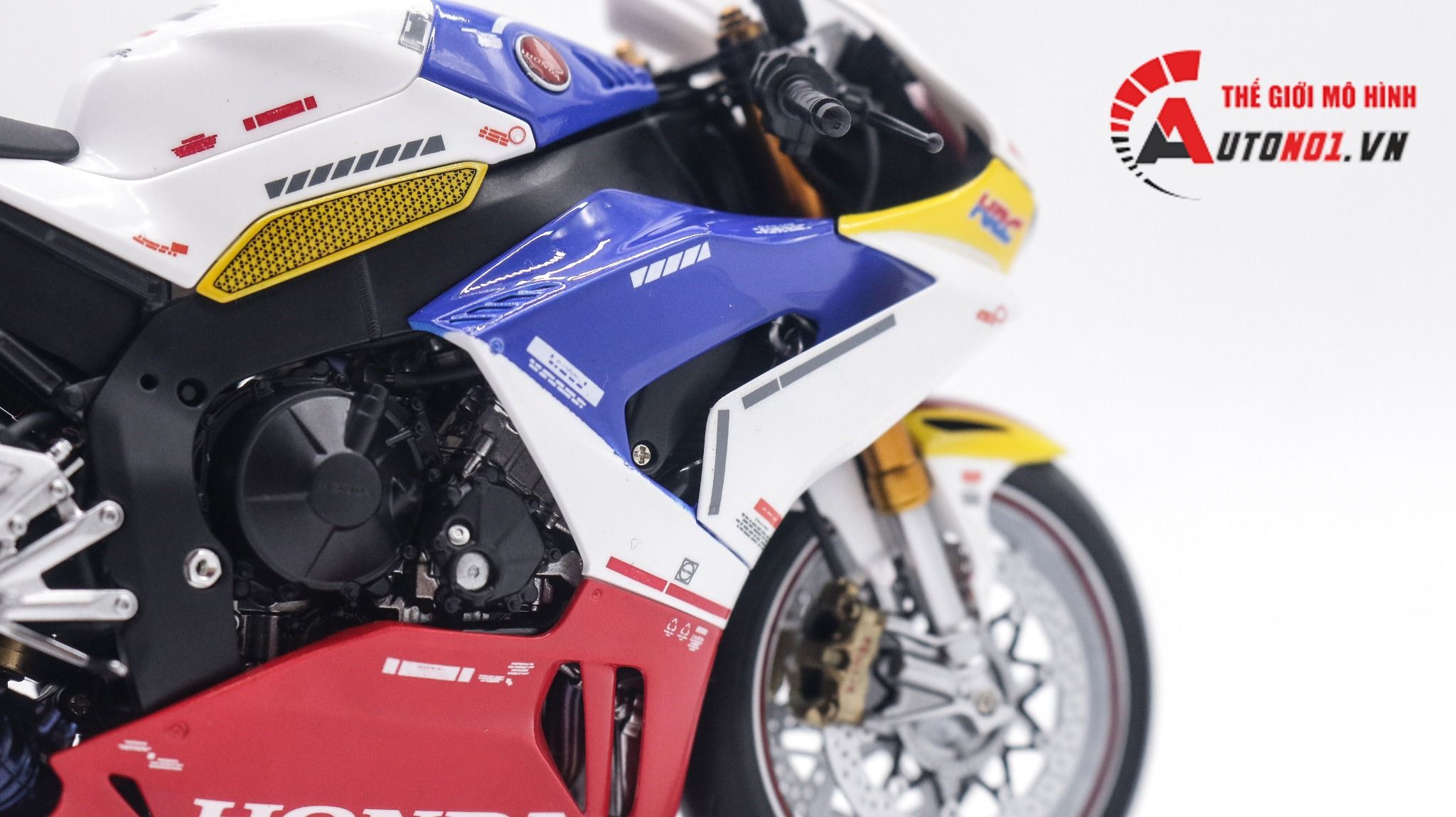  Mô hình xe Mô Tô Honda Cbr 1000rr Custom Gundam 1:12 Tamiya D097b 