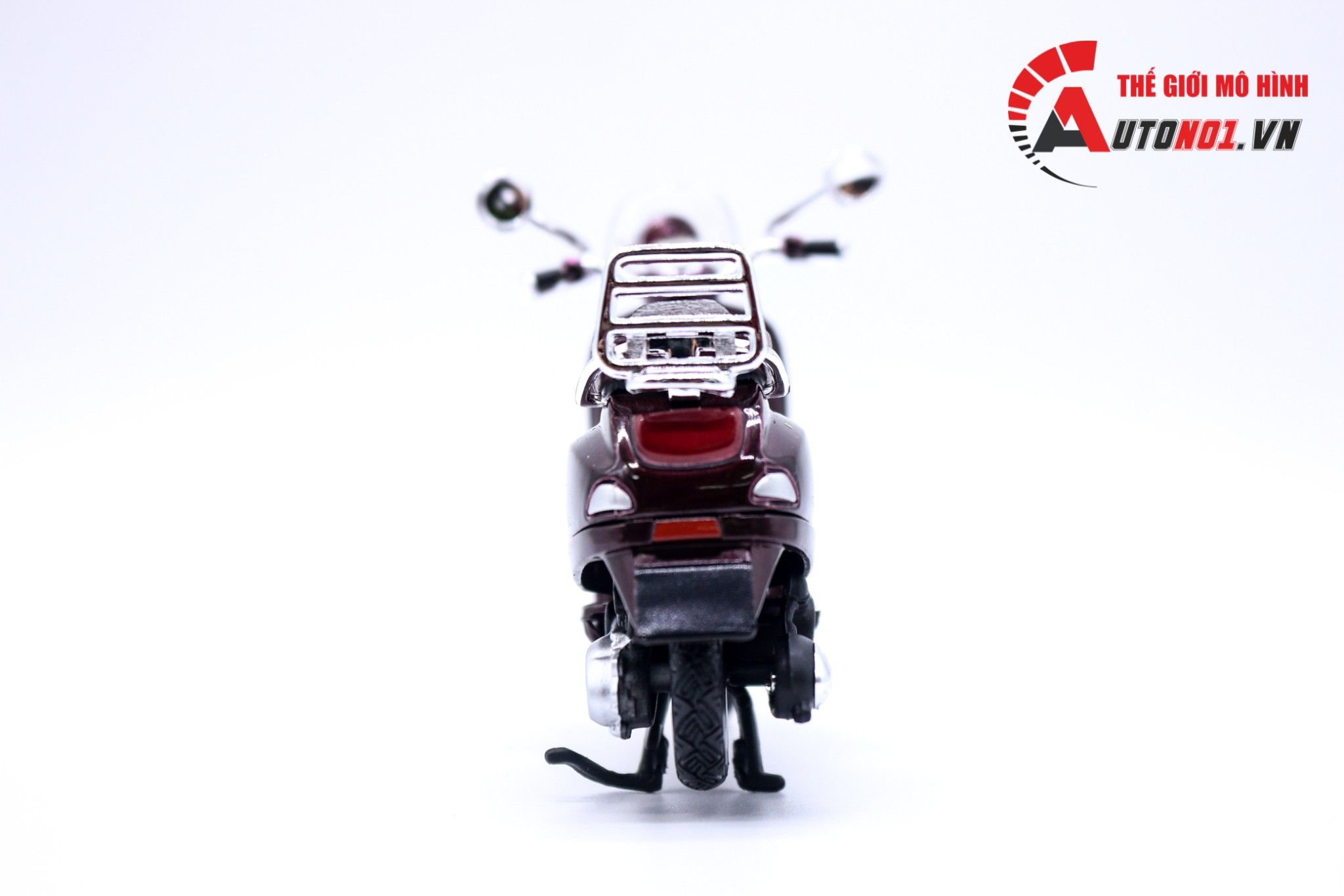  Mô hình xe Vespa lxv 2013 brown 1:18 Maisto 7070A 