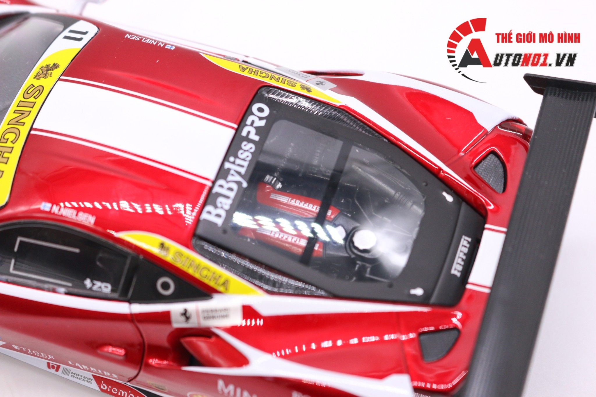  Mô hình xe Ferrari 488 Challenge 2017 red 1:24 Bburago 6843 