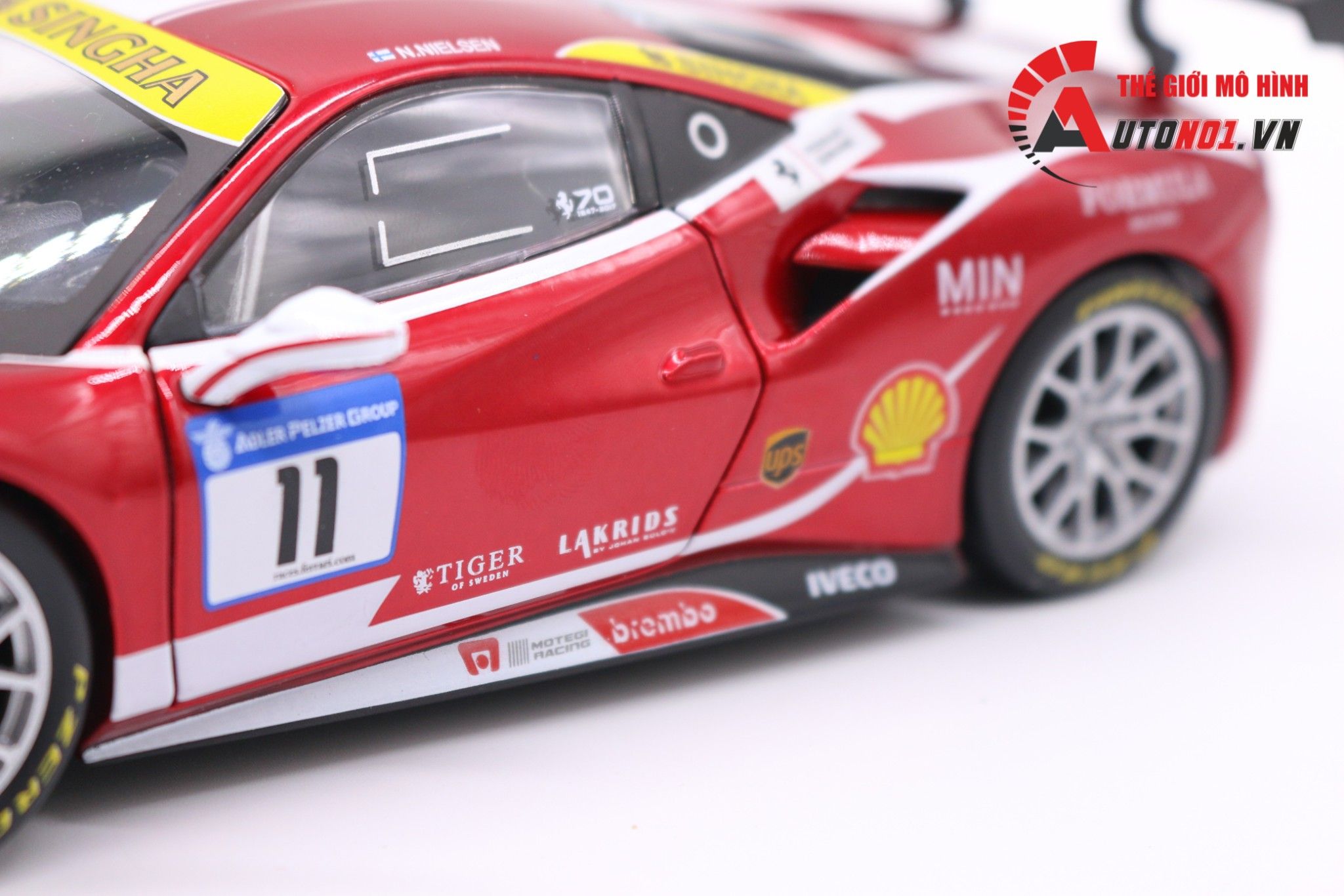  Mô hình xe Ferrari 488 Challenge 2017 red 1:24 Bburago 6843 