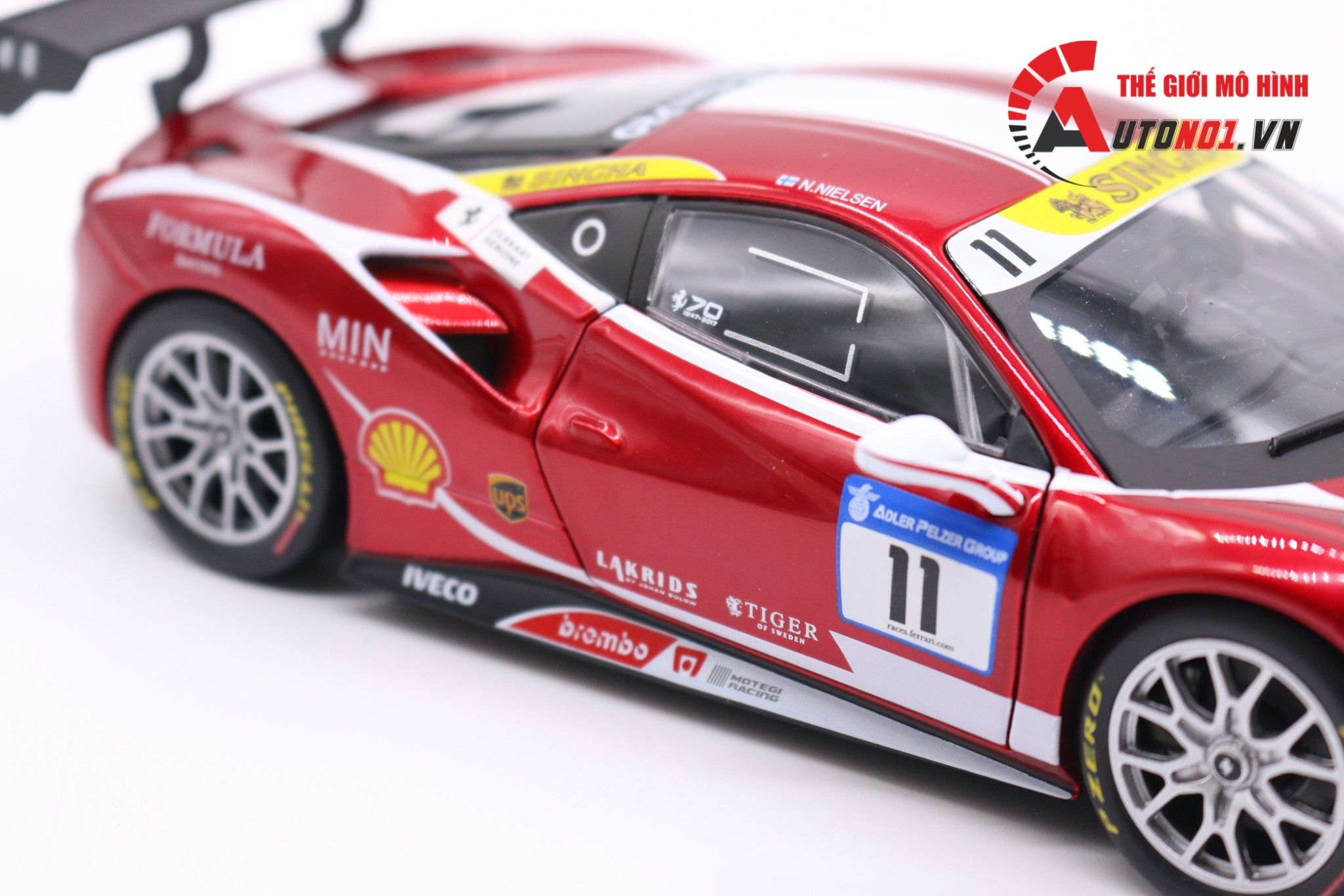  Mô hình xe Ferrari 488 Challenge 2017 red 1:24 Bburago 6843 