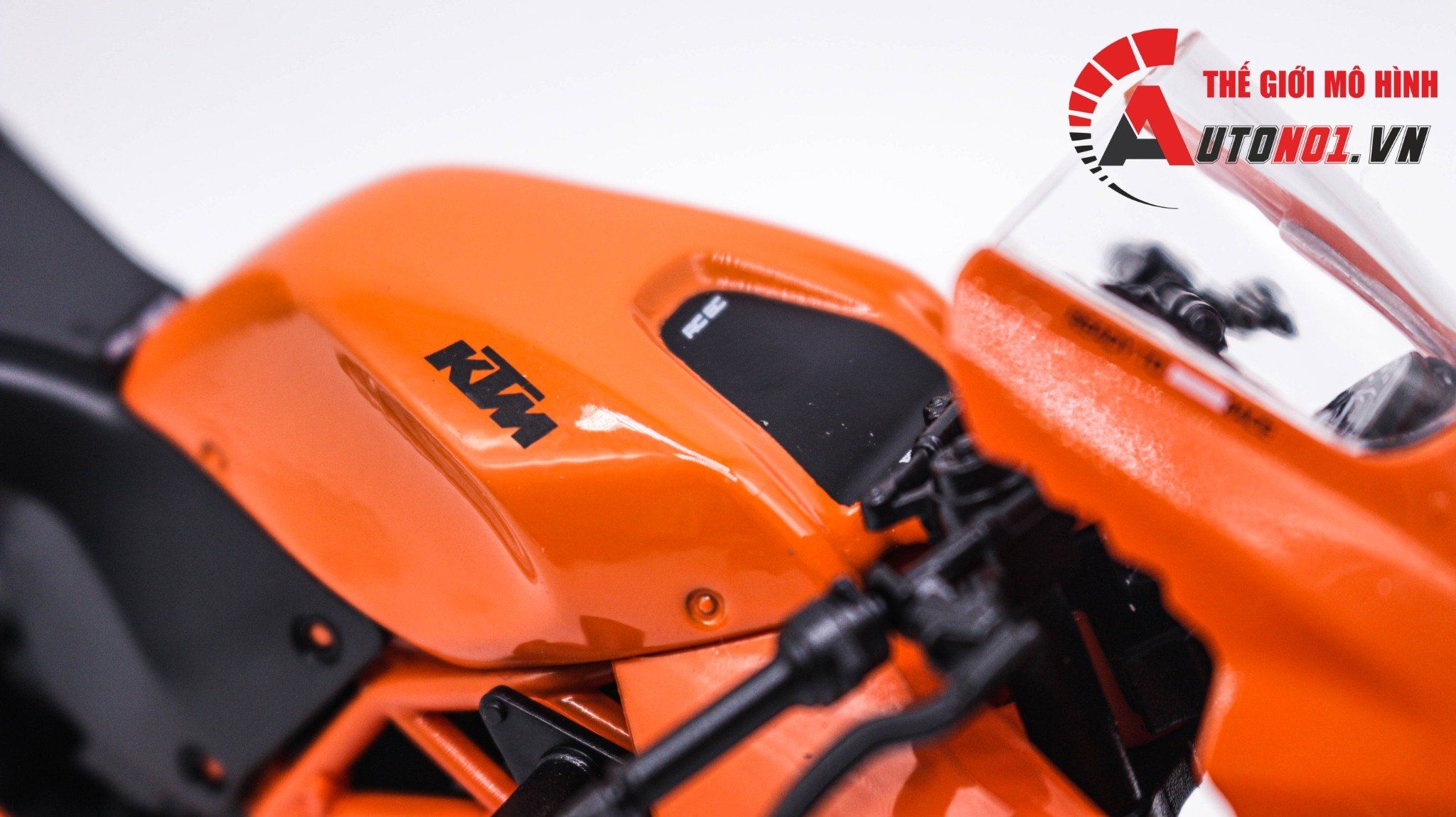  Mô hình xe KTM RC 8C tỉ lệ 1:12 Welly MT068 