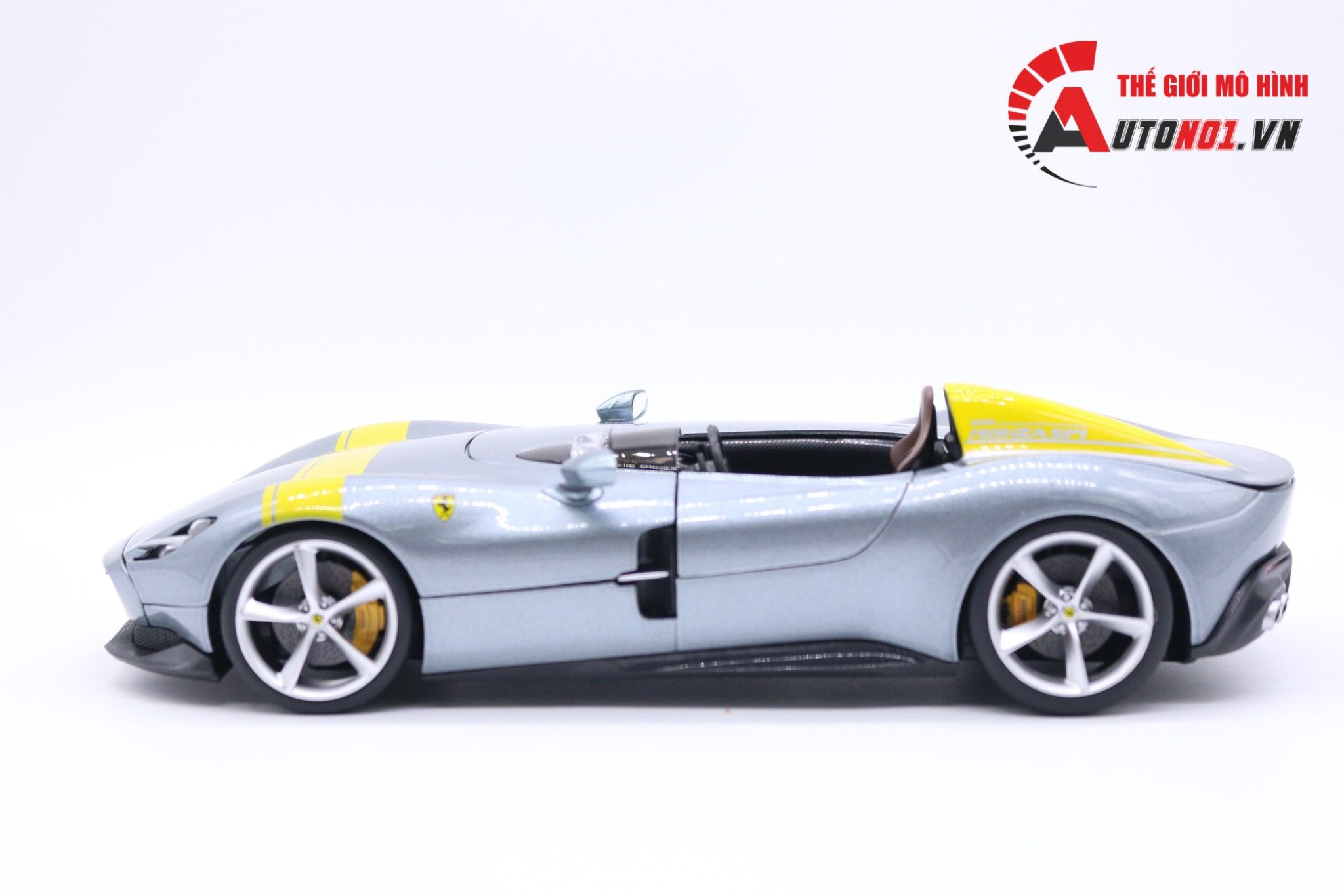  Mô hình xe Ferrari Monza Sp1 Sports 1:18 Bburago 6836 