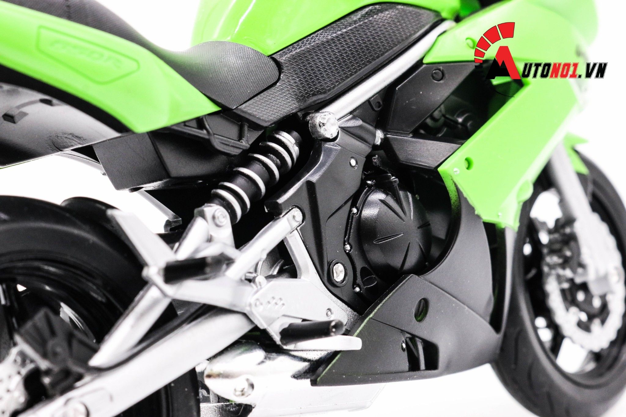  Mô hình xe mô tô Kawasaki Ninja 650R 2009 green tỉ lệ 1:10 Welly 1744 