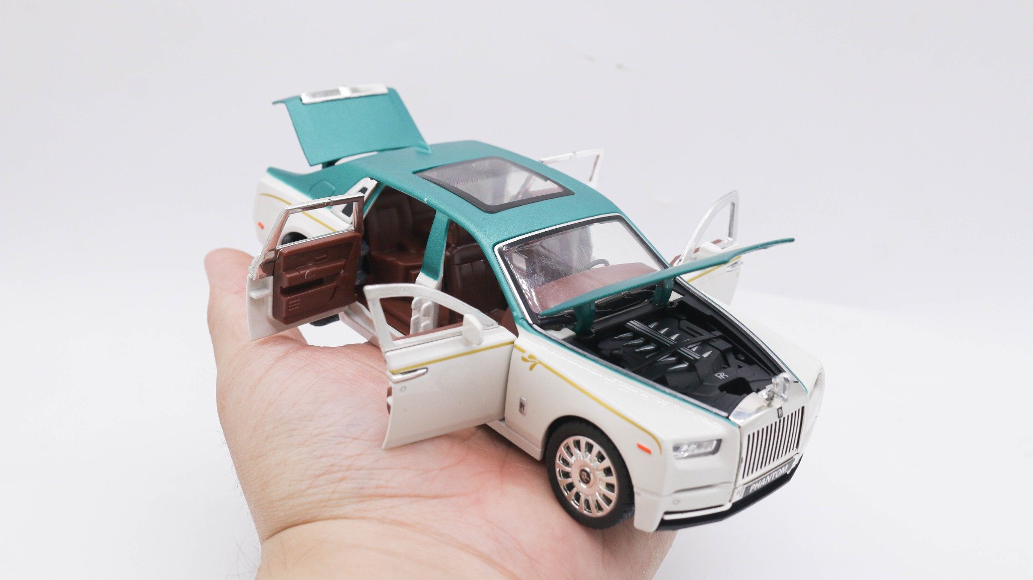 MÔ HÌNH XE ROLLS ROYCE PHANTOM GREEN WHITE 1:32 ALLOY 7887