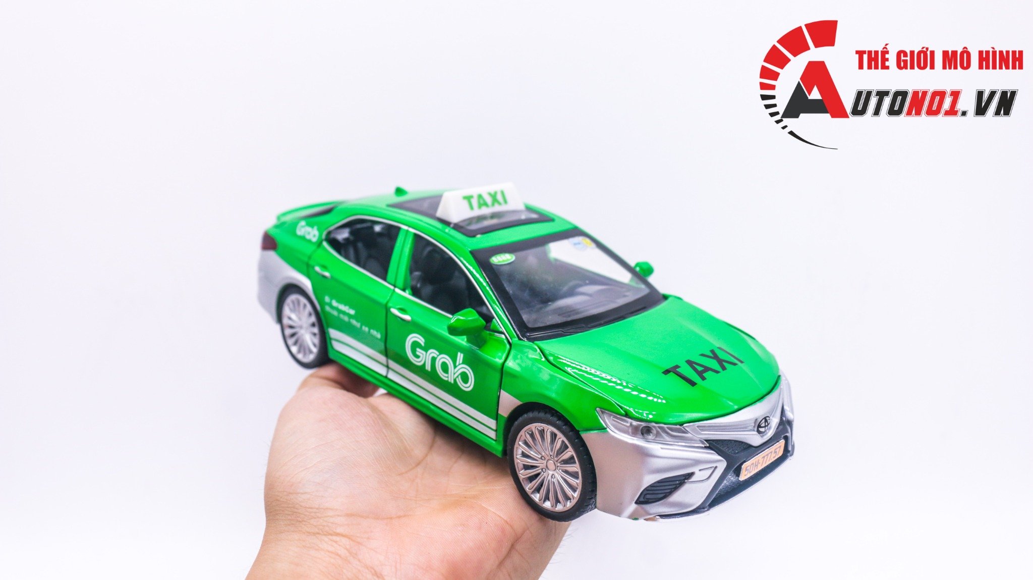  Mô hình xe độ dịch vụ Toyota Camry Taxi Grab tỉ lệ 1:24 CheZhi OT379 