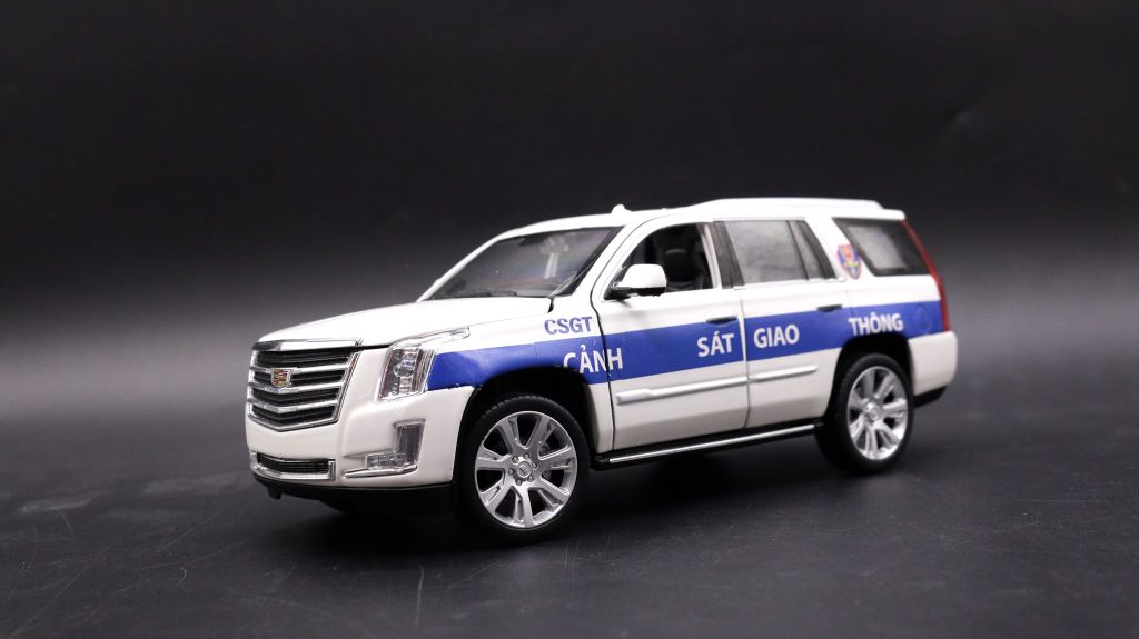 MÔ HÌNH XE CADILLAC ESCALADE ĐỘ CSGT AUTONO1 1:24 D001