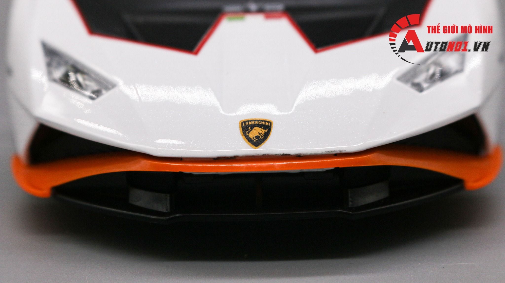  Mô hình xe Lamborghini Huracan Sto full open 1:24 Jin Lifang OT414 