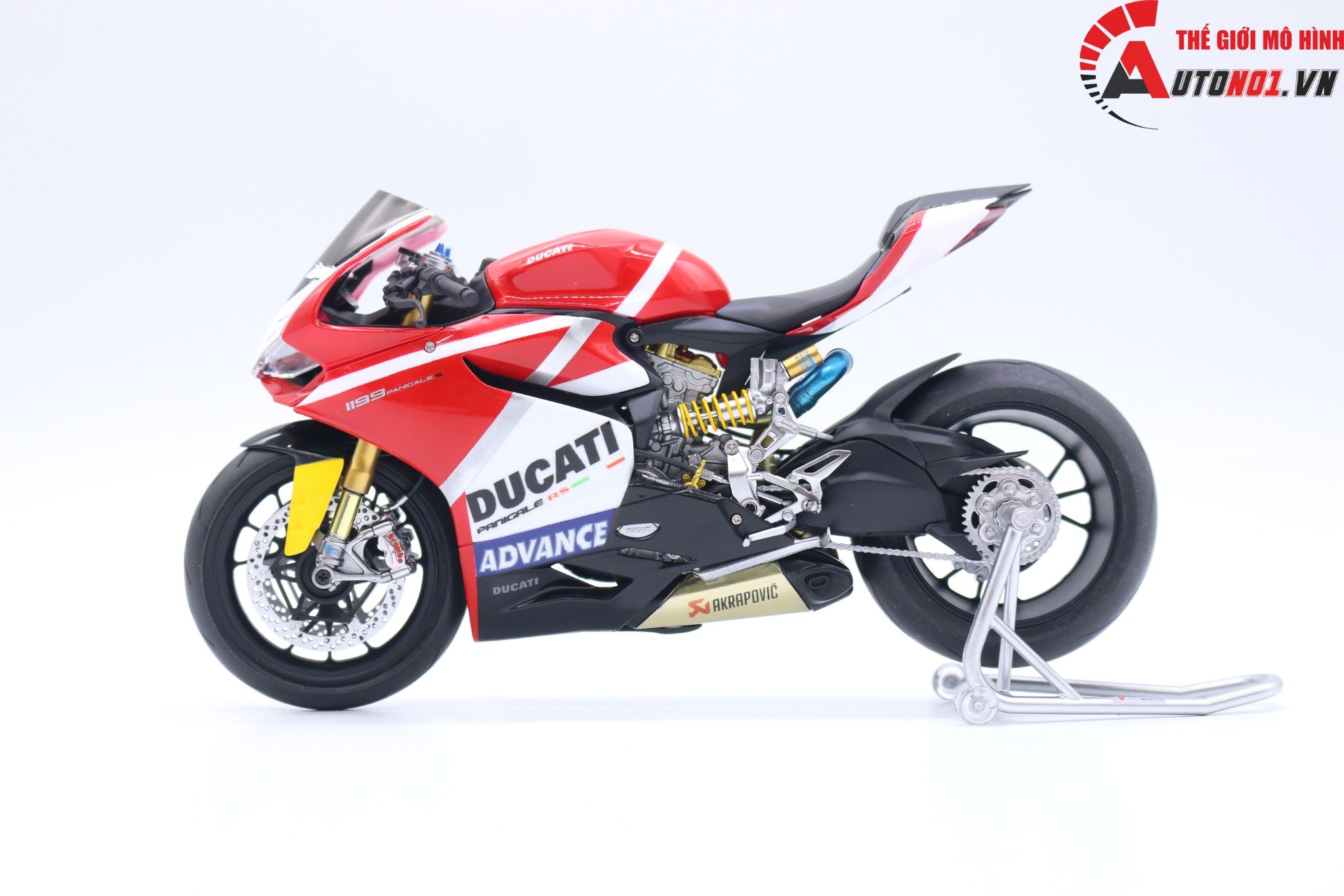 MÔ HÌNH SIÊU XE DUCATI 1199 PANIGALE CUSTOM DECAL 1:12 TAMIYA D040