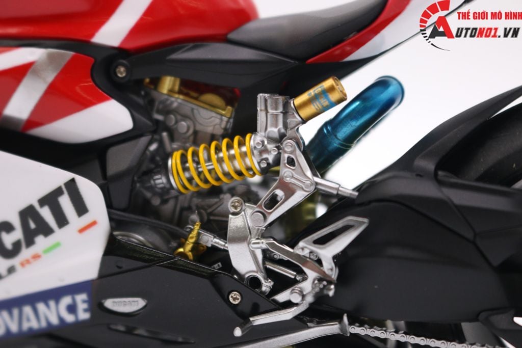 MÔ HÌNH SIÊU XE DUCATI 1199 PANIGALE CUSTOM DECAL 1:12 TAMIYA D040