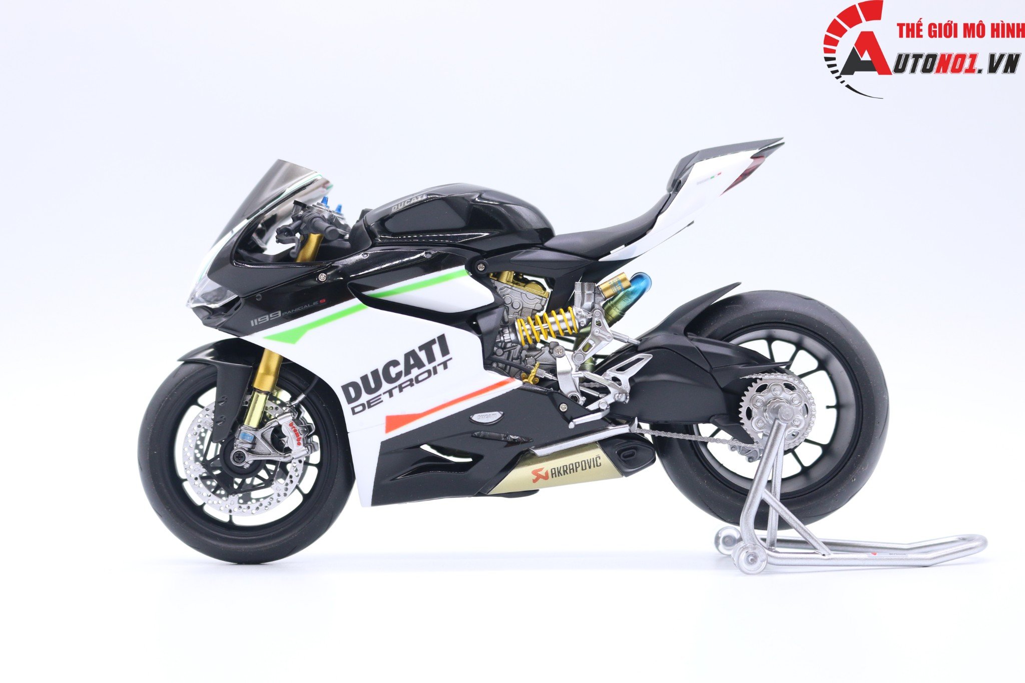 MÔ HÌNH SIÊU XE DUCATI 1199 PANIGALE CUSTOM DECAL 1:12 TAMIYA D029