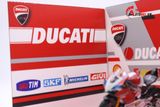  COMBO MÔ HÌNH XE DUCATI V4S CORSE & SHOWROOM TRƯNG BÀY MÔ TÔ 1:18 CB008 