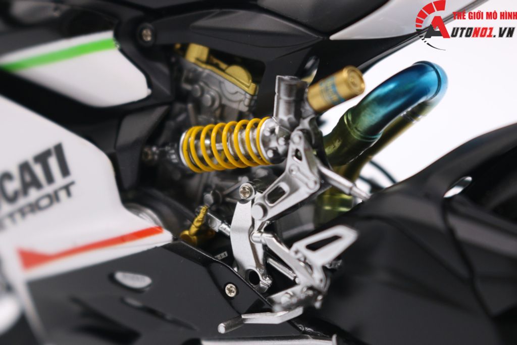 MÔ HÌNH SIÊU XE DUCATI 1199 PANIGALE CUSTOM DECAL 1:12 TAMIYA D029