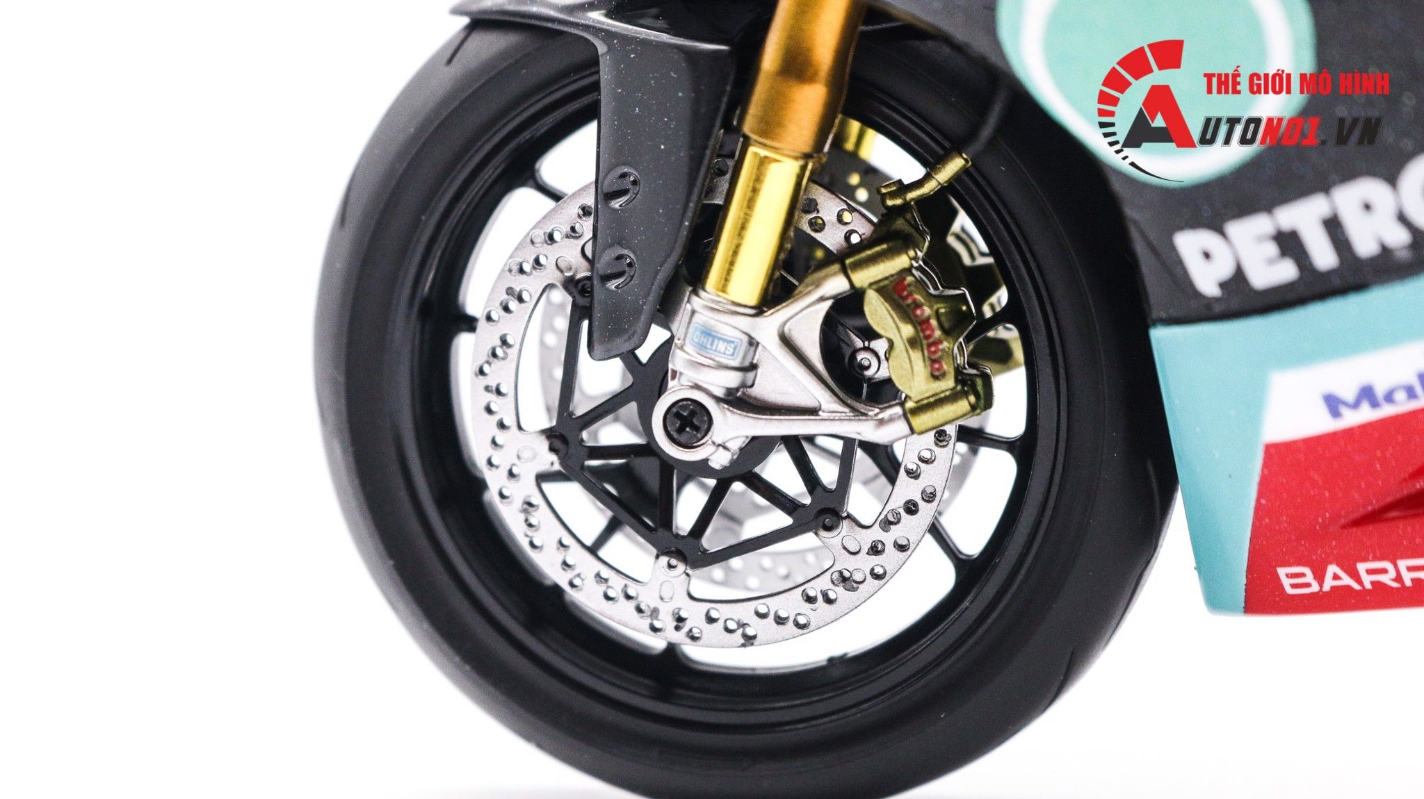  Mô hình xe Ducati 1199 Panigale S Petronas 1:12 Tamiya D083 