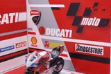  COMBO MÔ HÌNH XE DUCATI V4S CORSE & SHOWROOM TRƯNG BÀY MÔ TÔ 1:18 CB008 