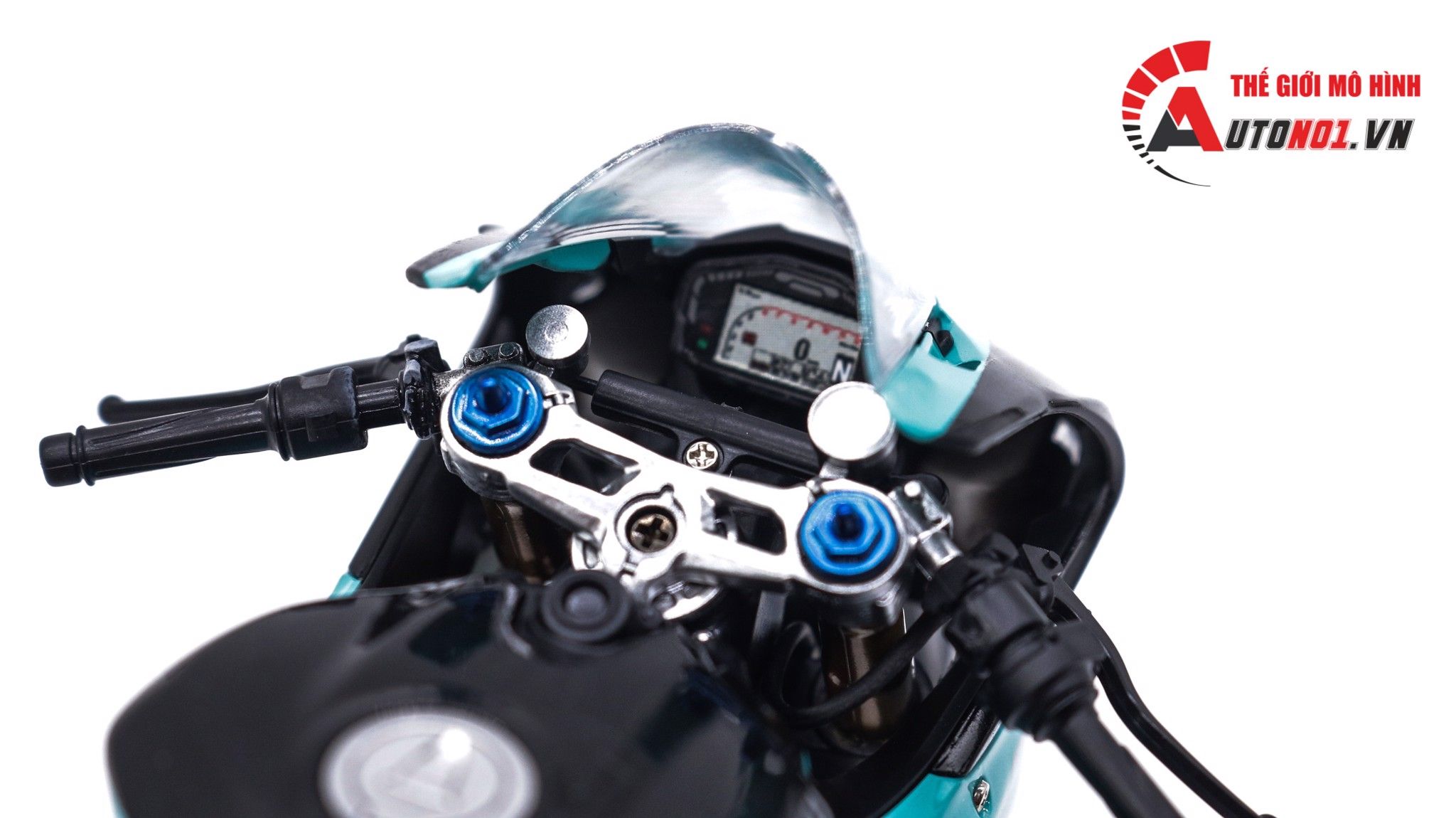  Mô hình xe Ducati 1199 Panigale S Petronas 1:12 Tamiya D083 