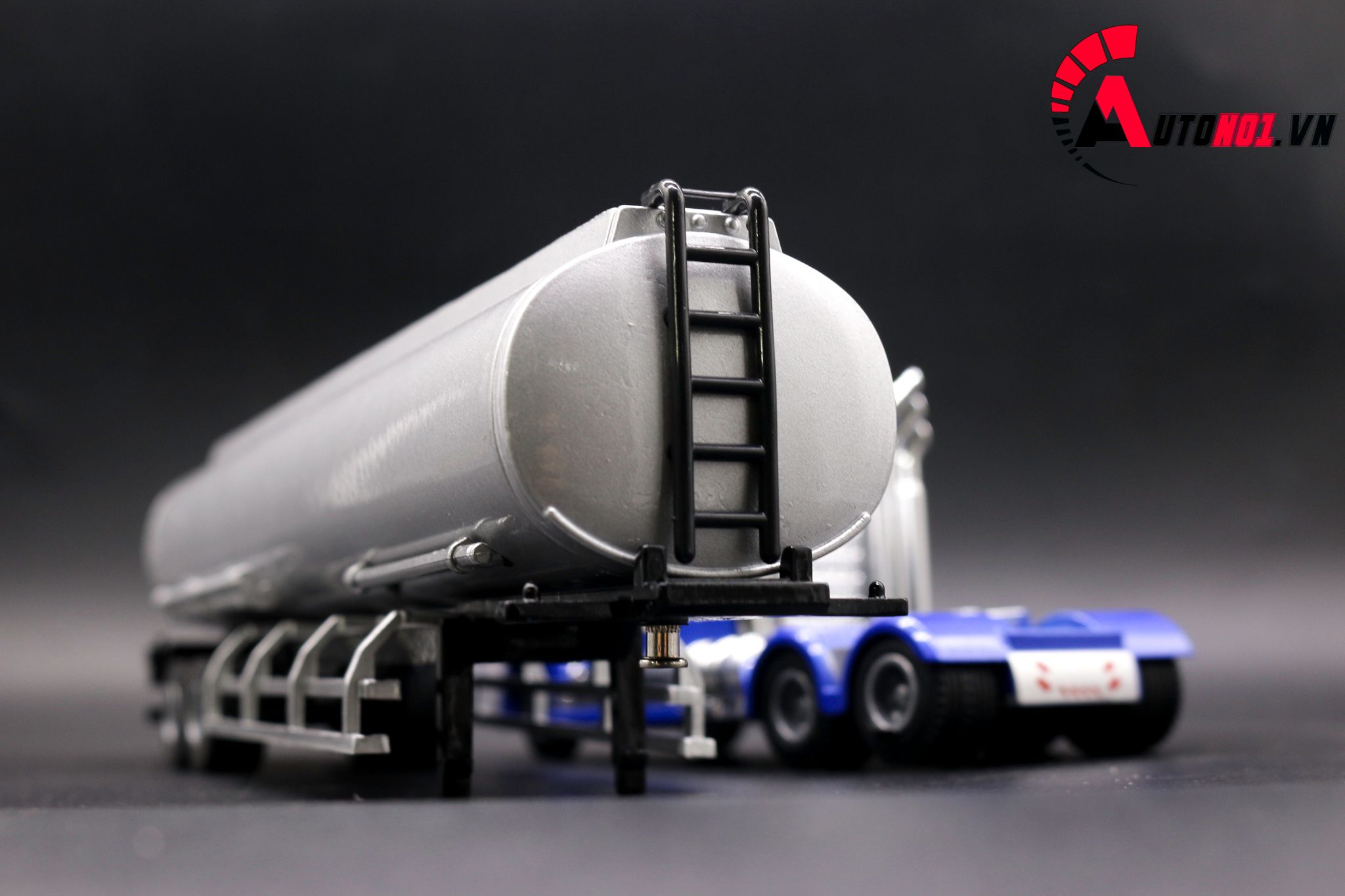  Mô hình xe tải thùng nhiên liệu 1:50 huayi alloy 7647 