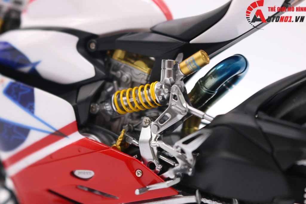 MÔ HÌNH SIÊU XE DUCATI 1199 PANIGALE CUSTOM DECAL NICKY HAYDEN 69 1:12 TAMIYA D065