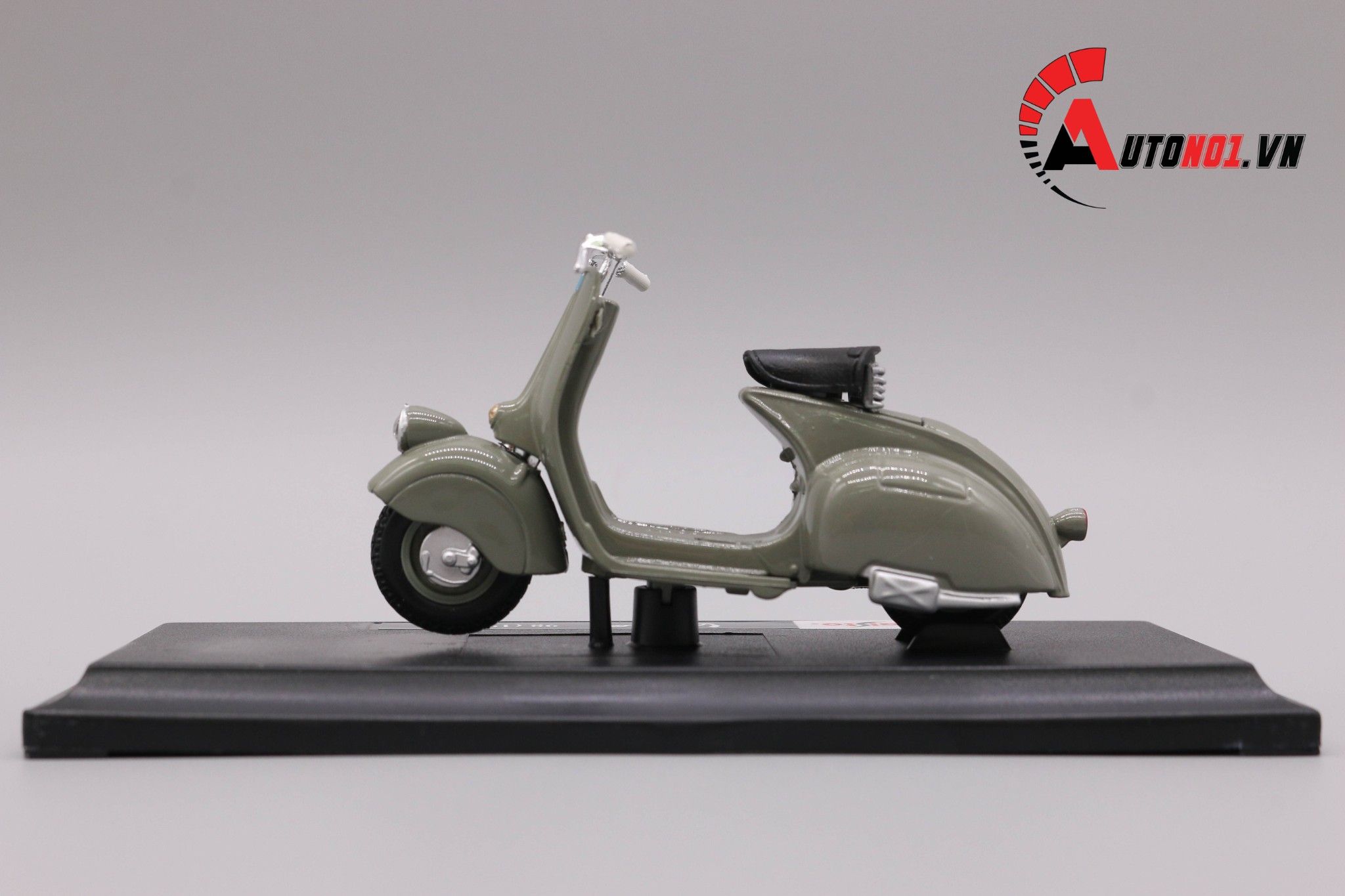  Mô hình xe Vespa 98 1946 1:18 Maisto 7070M 