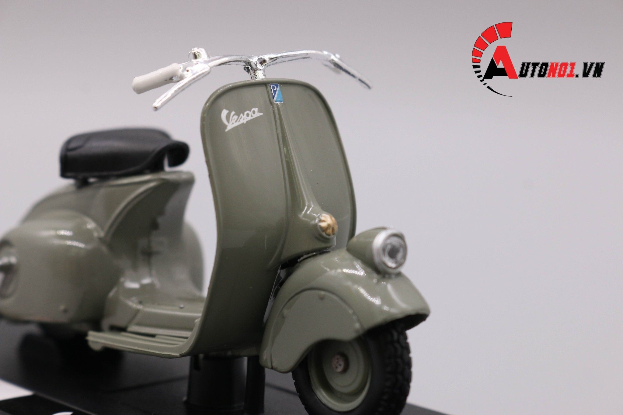  Mô hình xe Vespa 98 1946 1:18 Maisto 7070M 