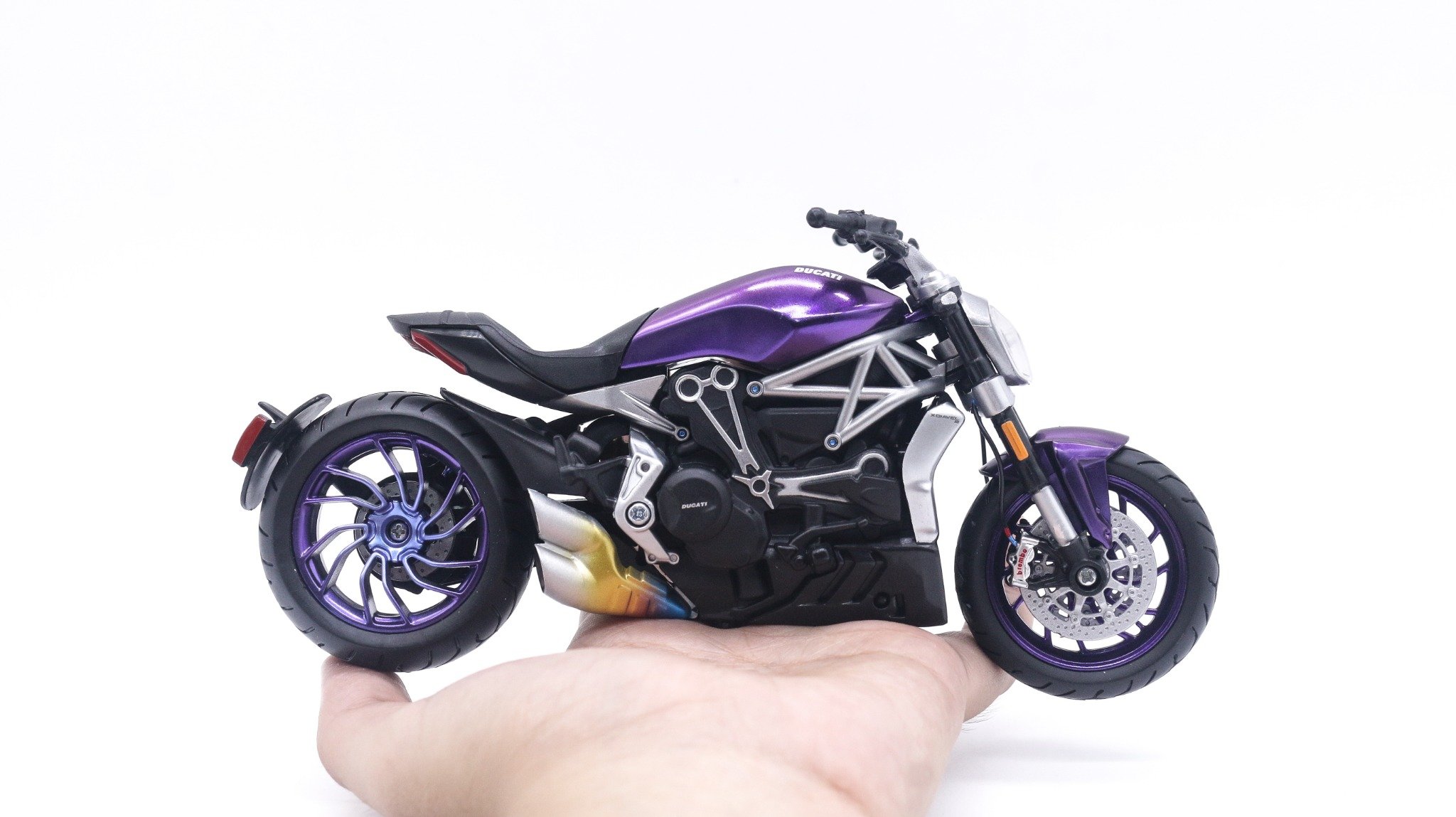  Mô hình xe độ Ducati Xdiavel S purple tỉ lệ 1:12 Autono1 Maisto D231B 