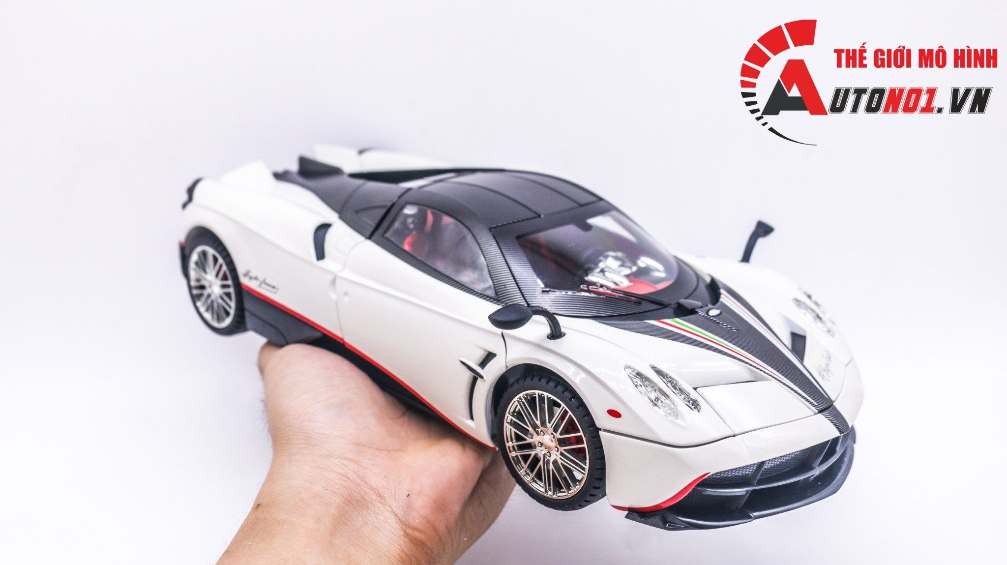  Mô hình xe Pagani Huayra đánh lái được full kính full open tỉ lệ 1:18 Chezhi OT393 