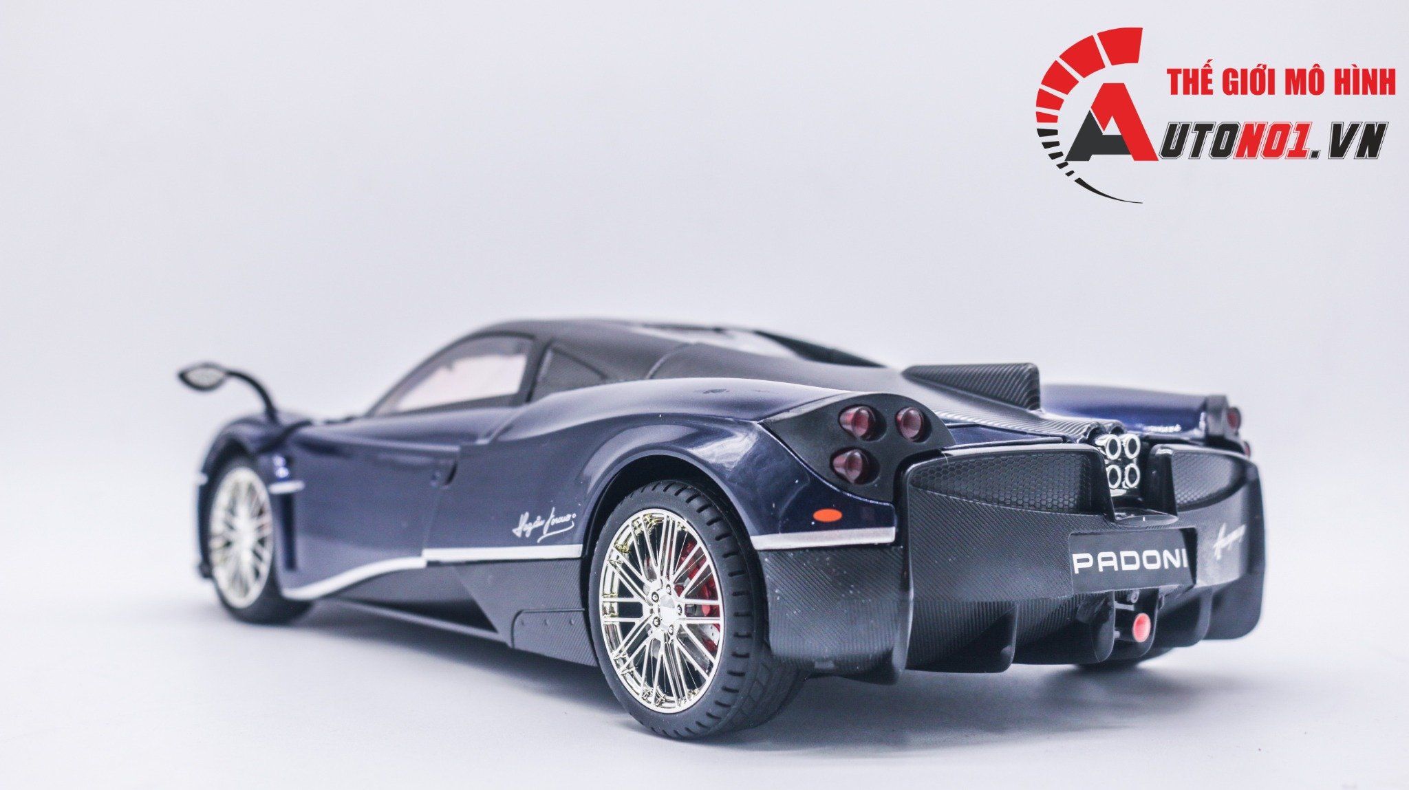  Mô hình xe Pagani Huayra đánh lái được full kính full open tỉ lệ 1:18 Chezhi OT393 