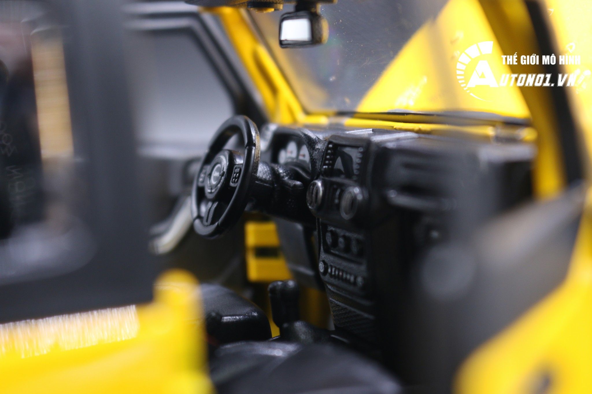  Mô hình xe Jeep Wrangler 2014 yellow có mui 1:18 Maisto 2636 