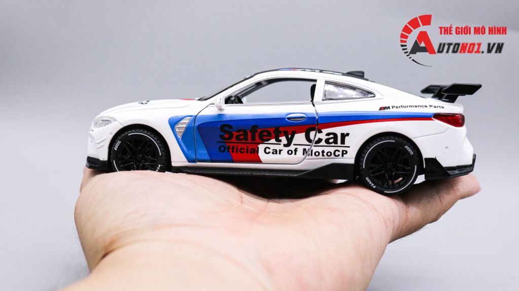 MÔ HÌNH XE Ô TÔ BMW M4 DMT SAFETY WHITE 1:32 XINAO 7912